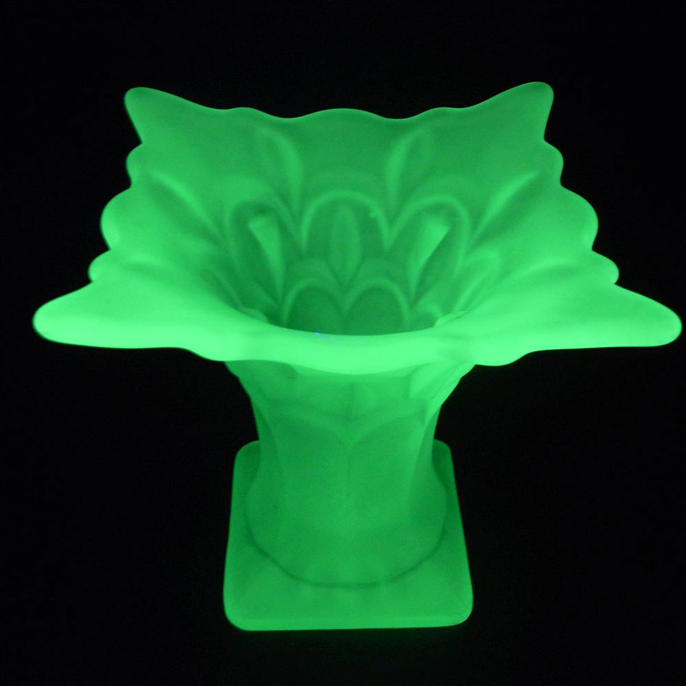 (image for) Bagley #2832 Art Deco Uranium Green Glass 'Salisbury' Vase - Click Image to Close