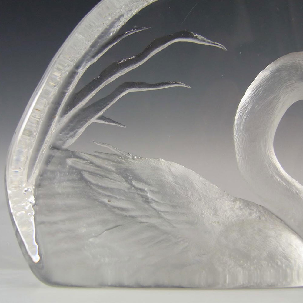 Mats Jonasson #3317 Glass Swan Paperweight - Signed - Click Image to Close