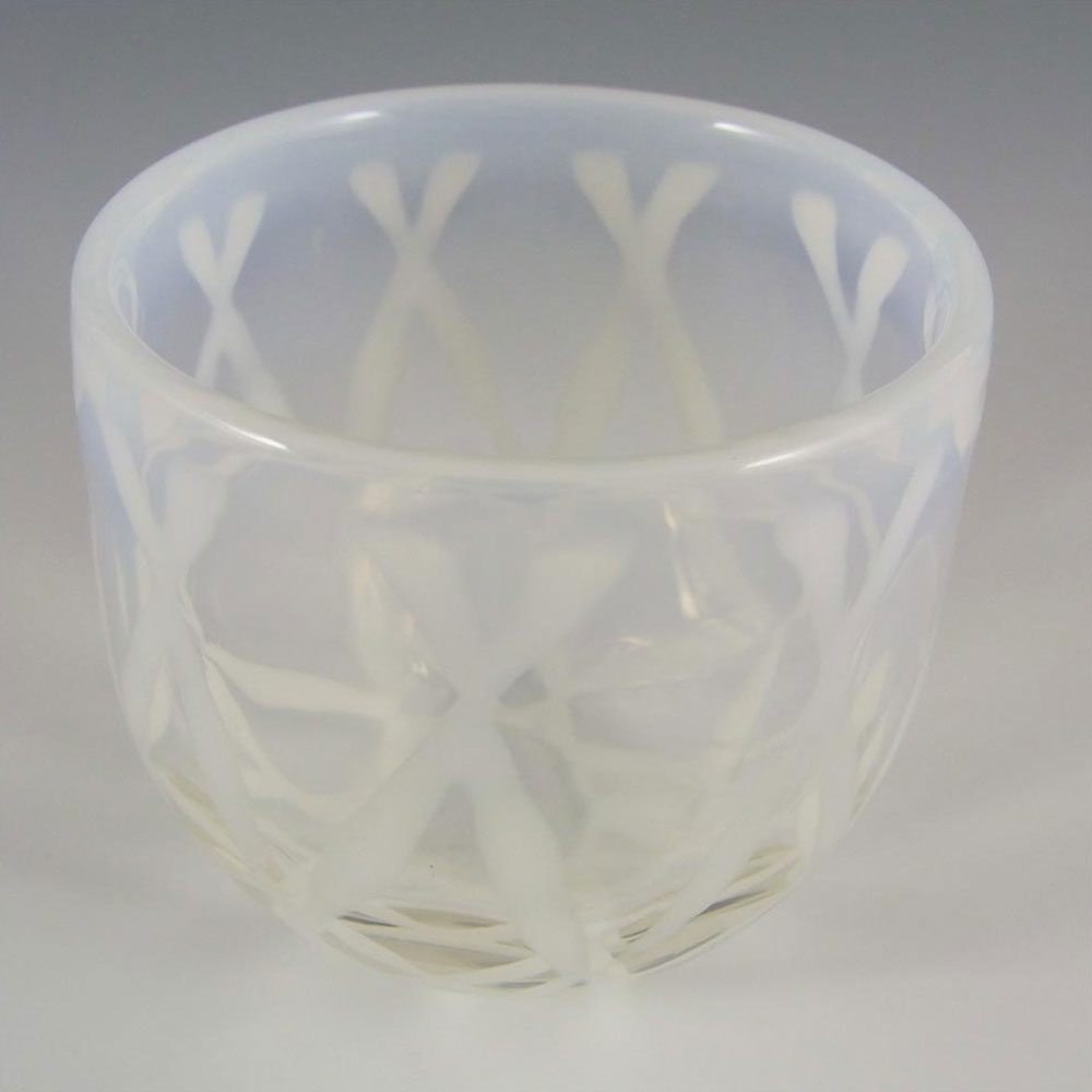 Opalescent White Glass Posy Bowl - Polished Pontil Mark - Click Image to Close