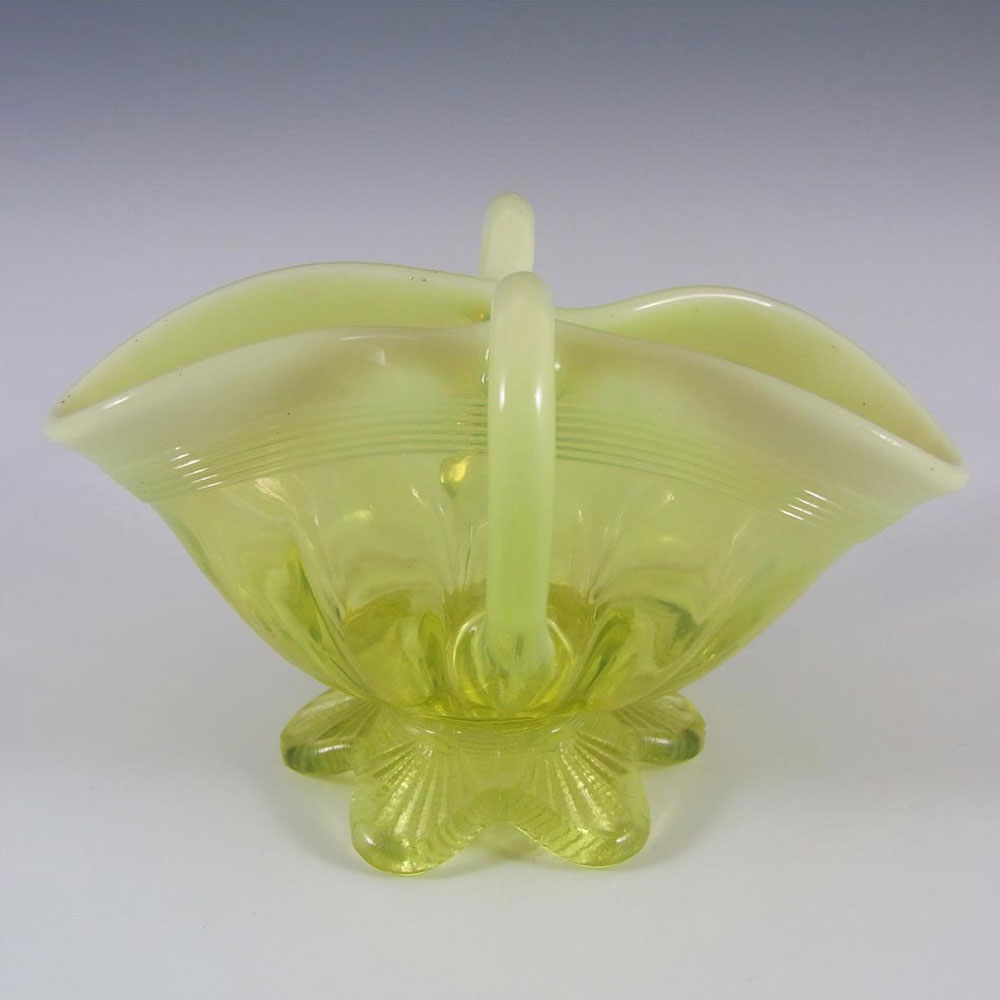 (image for) Davidson Primrose Pearline Glass 'Lady Caroline' Bowl - Click Image to Close