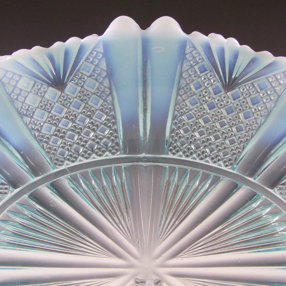 Davidson 1900's Blue Pearline Glass 'Richelieu' Bowl - Click Image to Close