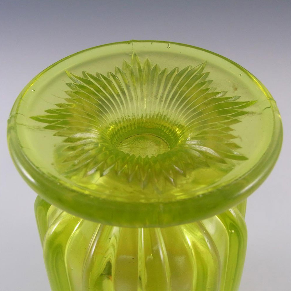 (image for) Davidson Primrose Pearline Glass 'Brideshead' Vase - Click Image to Close
