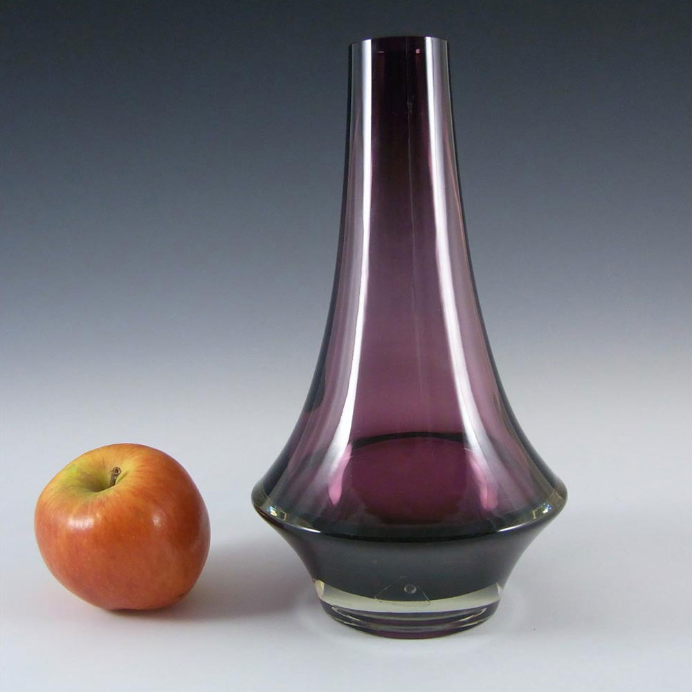 (image for) Riihimaki #1379 Riihimaen Purple Glass 8" Vase - Marked - Click Image to Close