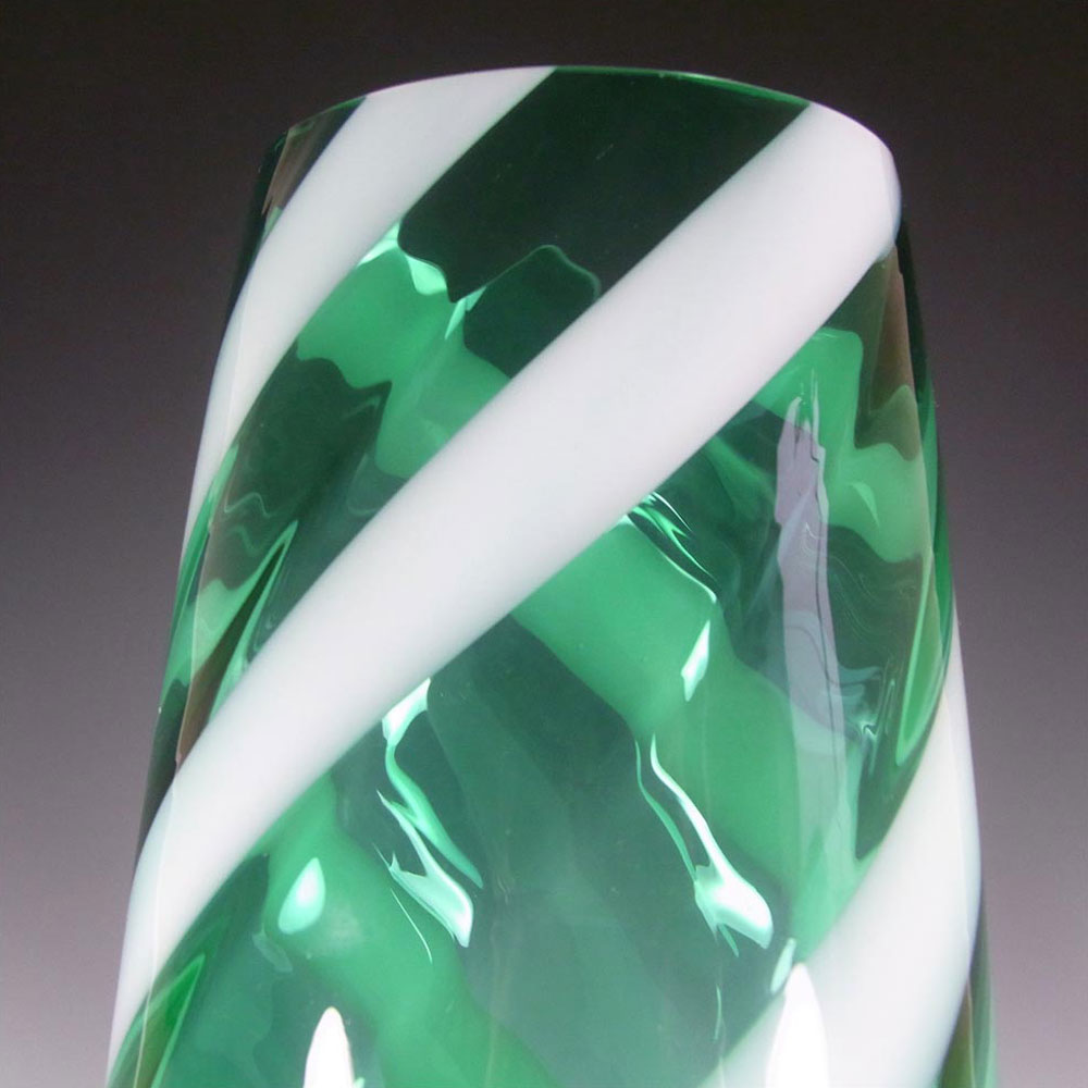 (image for) Cristalleria Artistica Toscana / Alrose Empoli Green & White Glass Vase - Click Image to Close