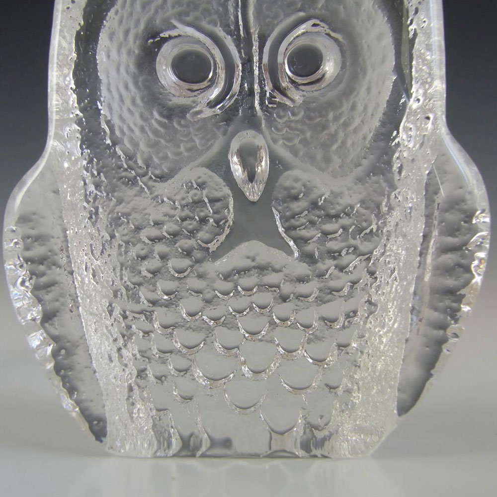 Mats Jonasson / Kosta #93056 Glass Owl Paperweight - Signed - Click Image to Close