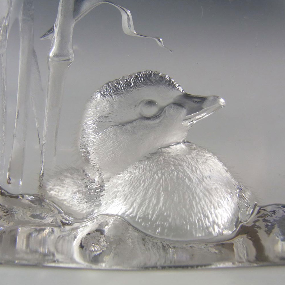 Mats Jonasson #3515 Glass Chick Paperweight - Signed - Click Image to Close
