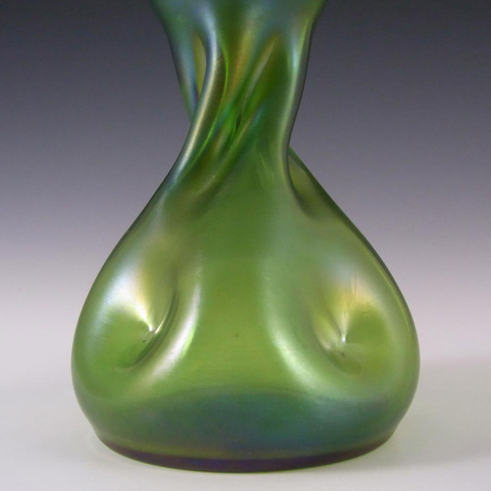 Welz Art Nouveau Bohemian Iridescent Green Glass Vase - Click Image to Close