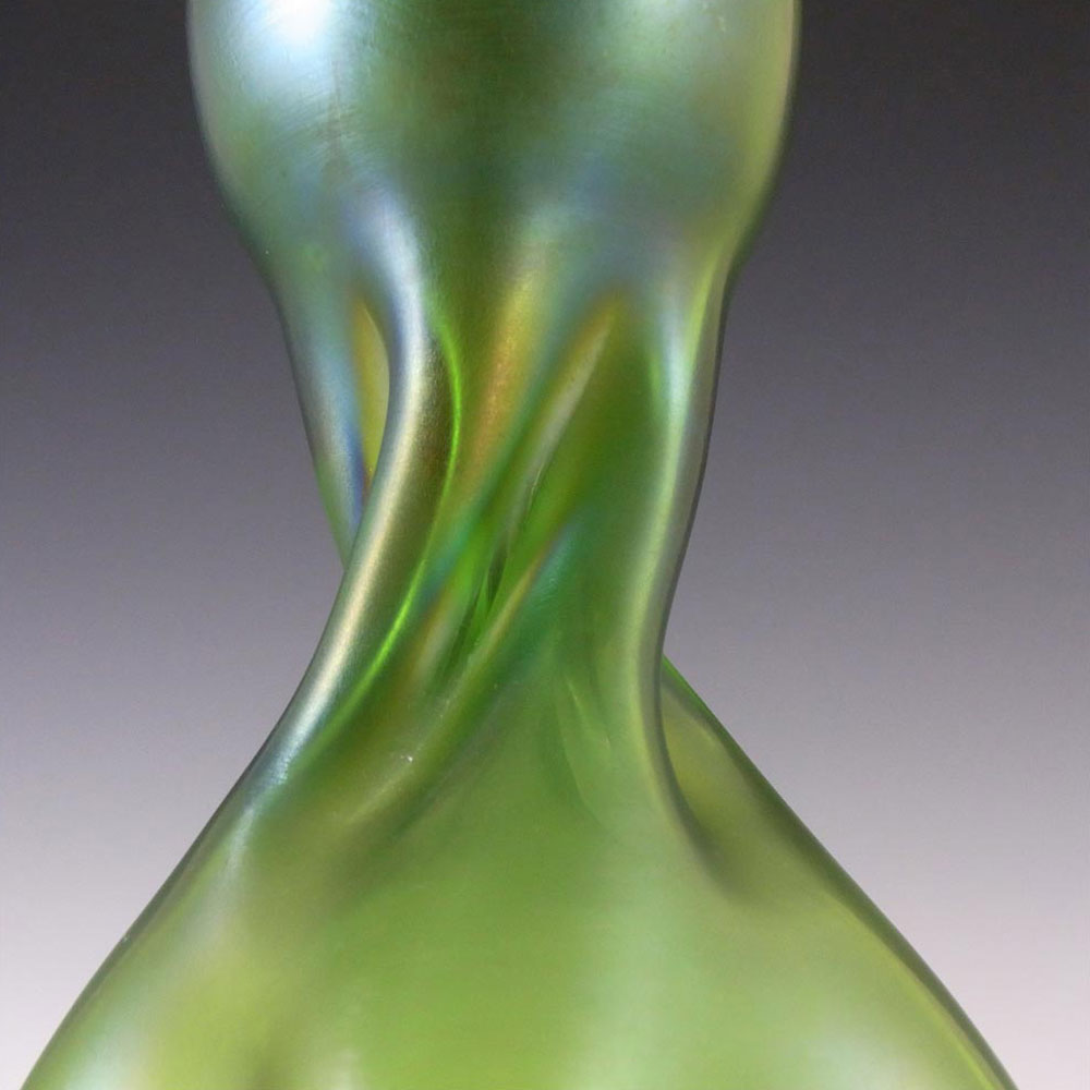 Welz Art Nouveau Bohemian Iridescent Green Glass Vase - Click Image to Close