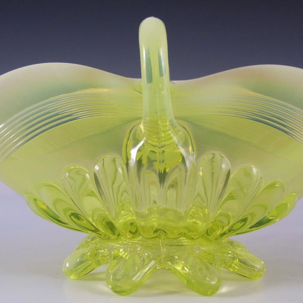 Davidson Primrose Pearline Glass 'Lady Caroline' Bowl #1 - Click Image to Close