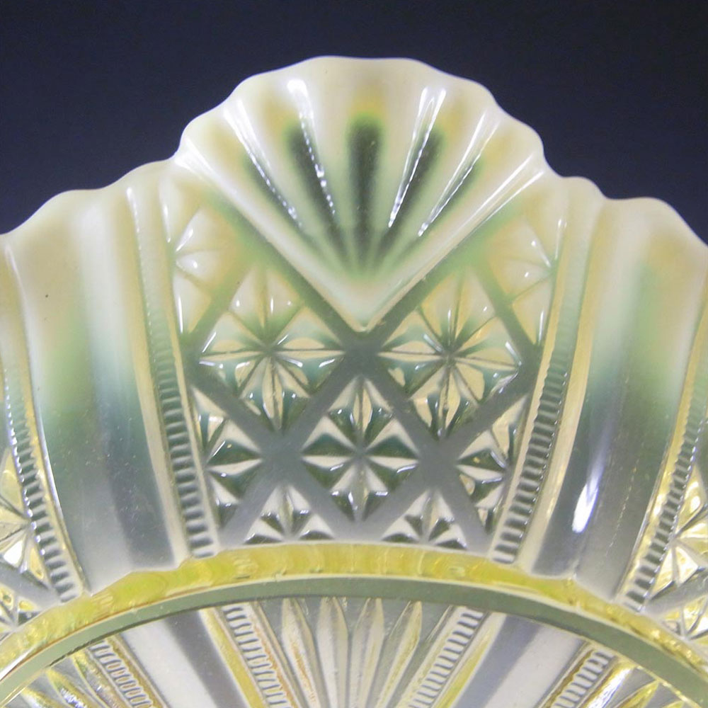 Davidson Primrose Pearline Glass 'Lords + Ladies' Bowl - Click Image to Close