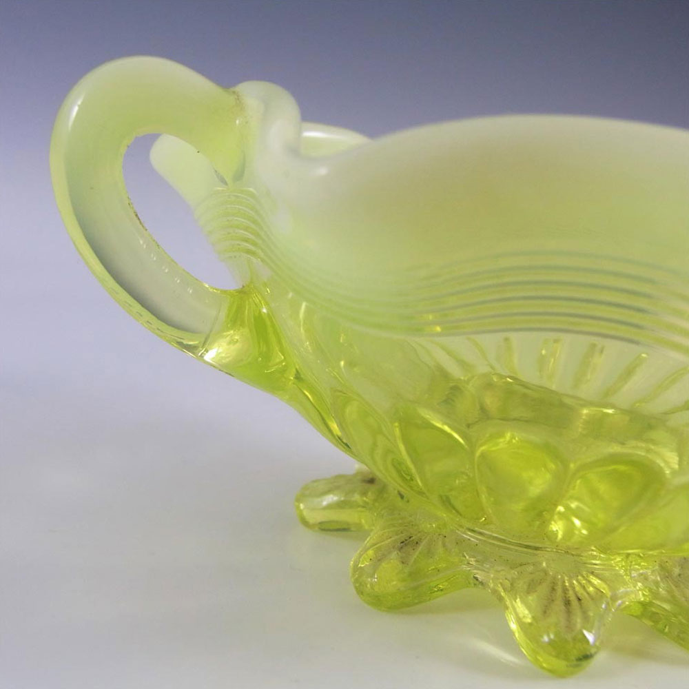 Davidson Primrose Pearline Glass 'Lady Caroline' Bowl - Click Image to Close