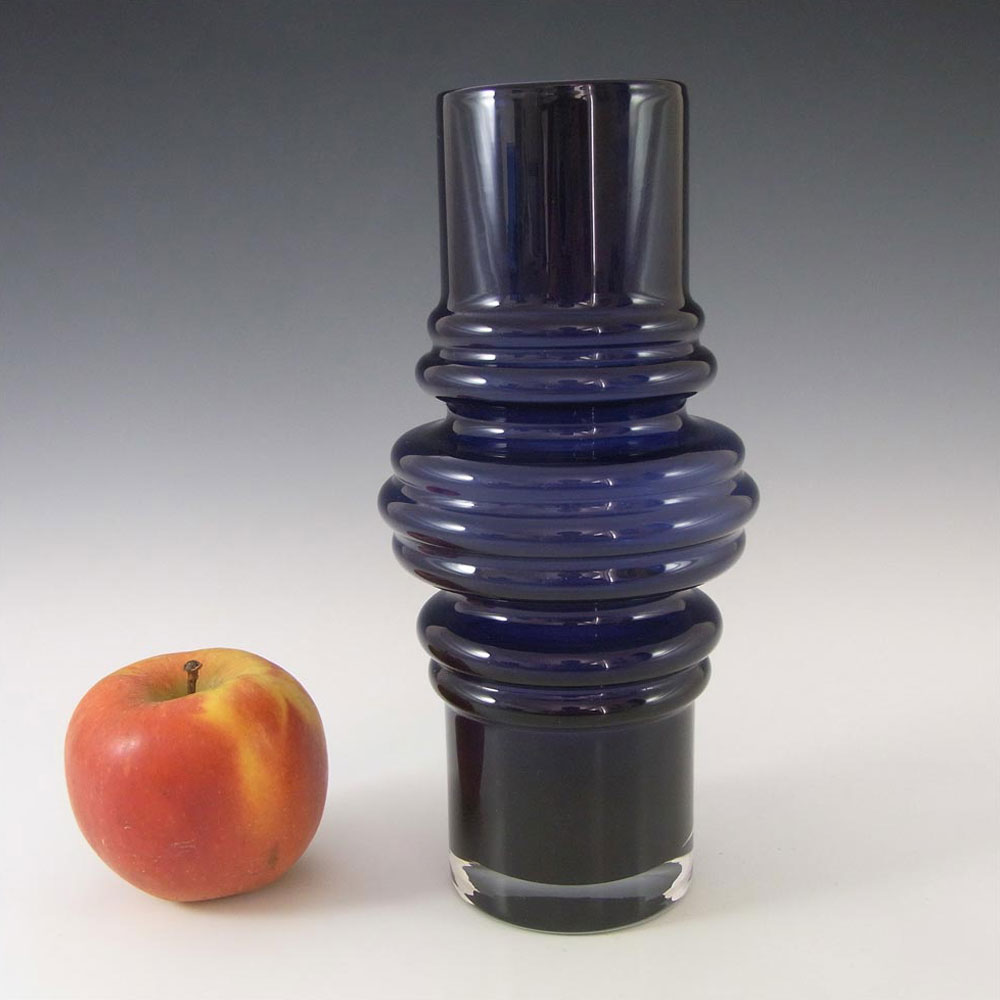 Riihimaki #1516 Riihimaen Blue Glass 'Tulppaani' Vase - Click Image to Close