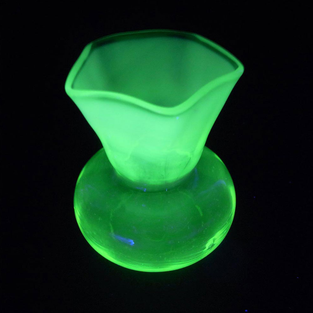 Thomas Webb Victorian Vaseline / Uranium Opalescent Glass Vase - Click Image to Close