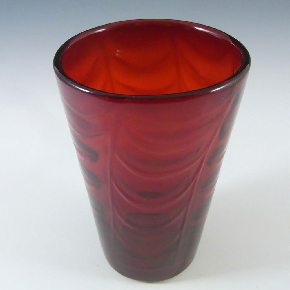 Whitefriars #8473 Marriott Powell Ruby Red Glass 6" Wave Ribbed Vase - Click Image to Close