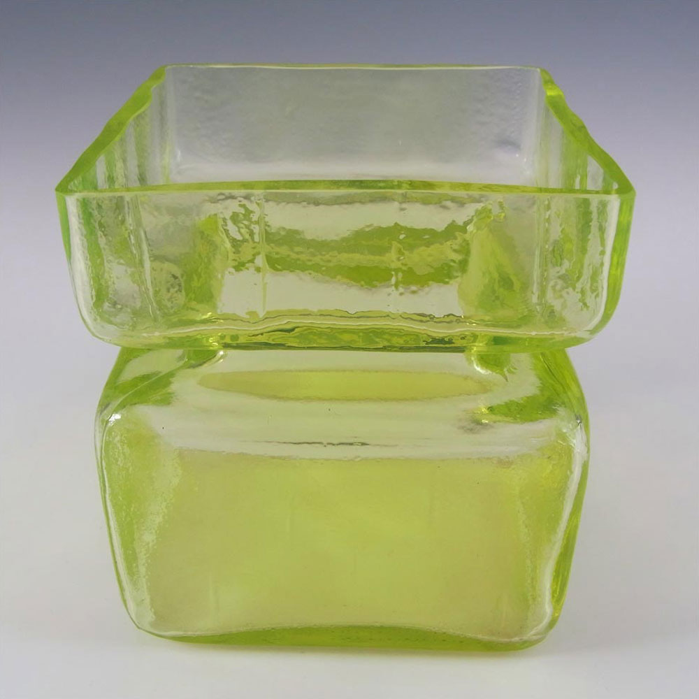 Riihimaki 'Pala' Riihimaen Helena Tynell Uranium Glass Vase - Click Image to Close