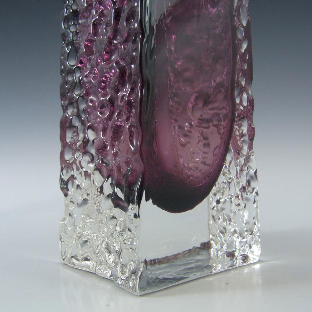 Whitefriars #9683 Baxter Aubergine Glass 6.75" Nailhead Vase - Click Image to Close