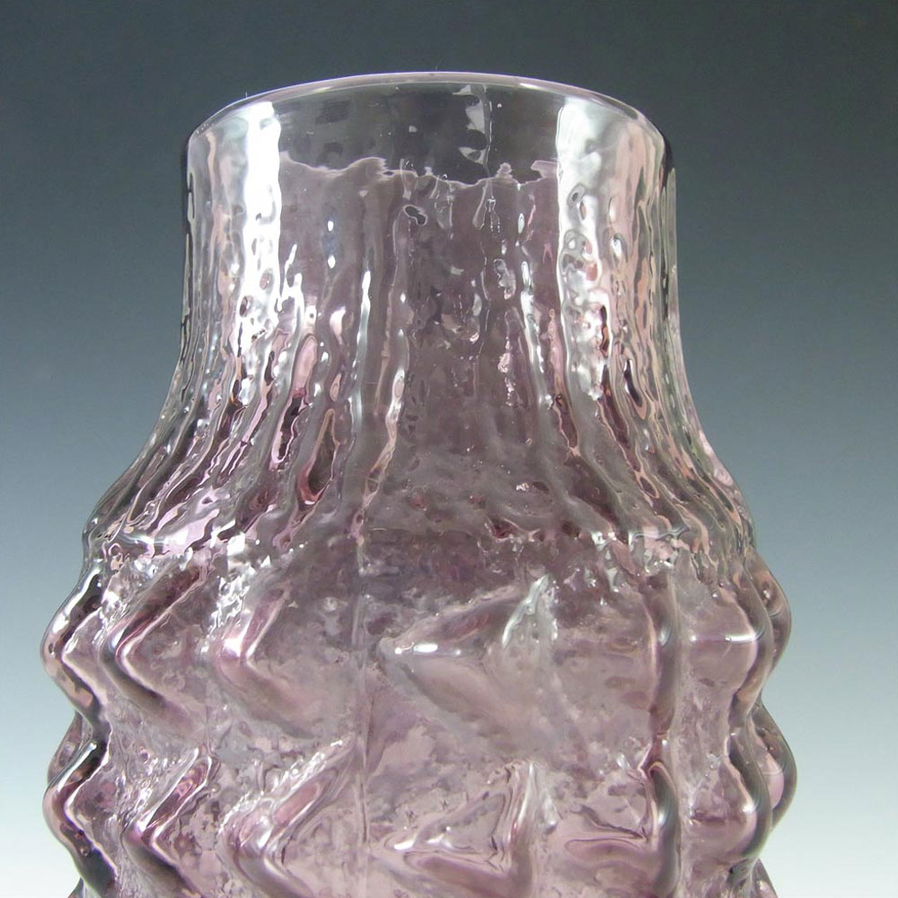 Whitefriars #9731 Baxter Aubergine Glass Pineapple/Pinecone Vase - Click Image to Close