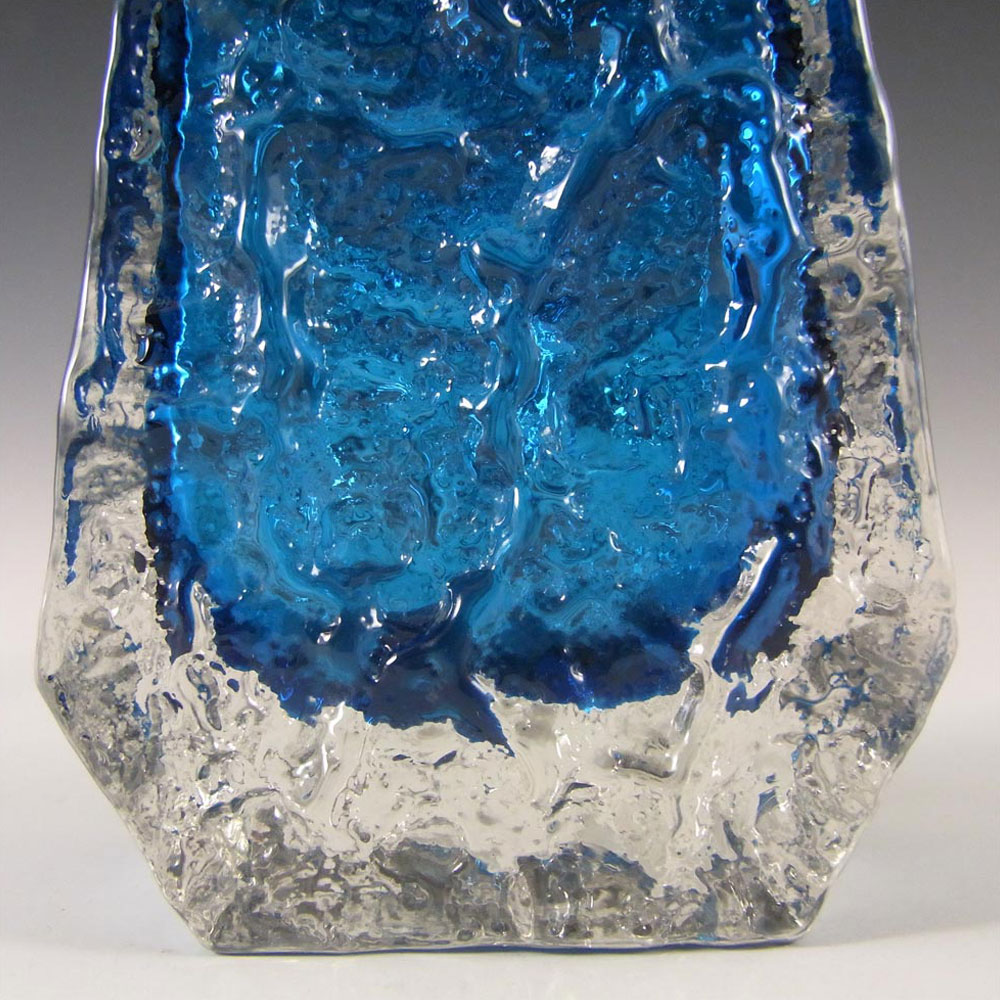 Whitefriars #9686 Baxter Kingfisher Blue Glass Textured Coffin Vase - Click Image to Close