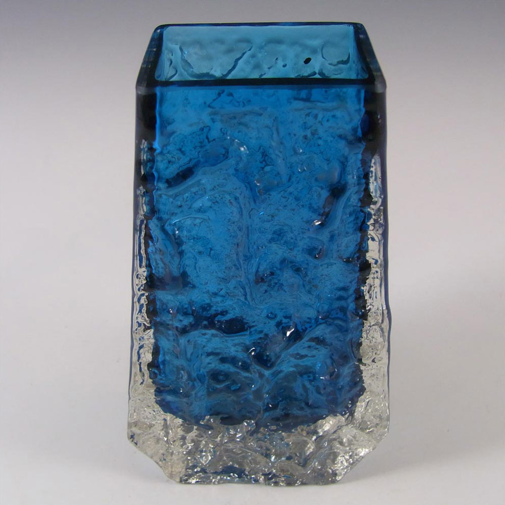 Whitefriars #9686 Baxter Kingfisher Blue Glass Textured Coffin Vase - Click Image to Close