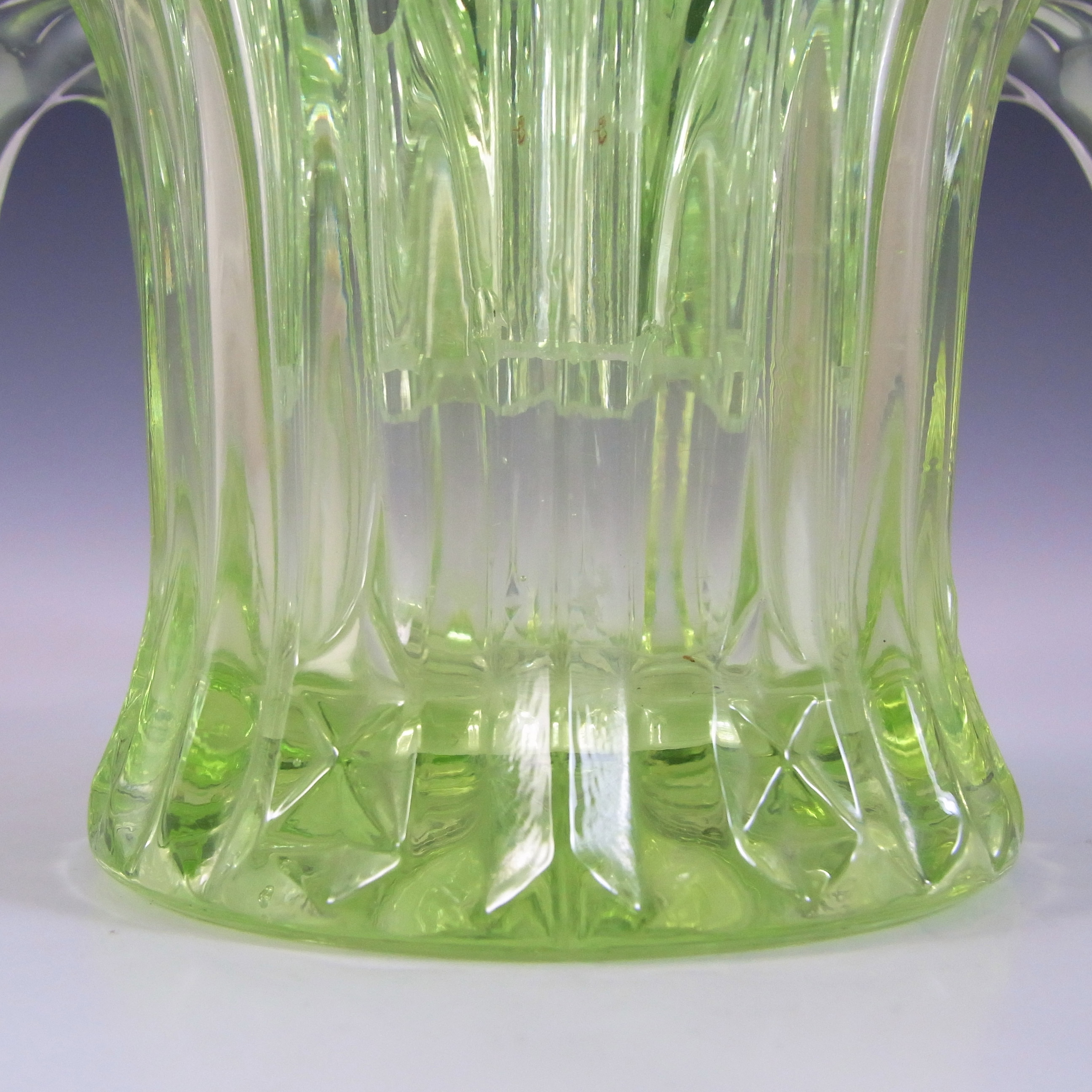 (image for) Sowerby Art Deco 1930s Uranium Green Glass 'Iris' Bowl - Click Image to Close