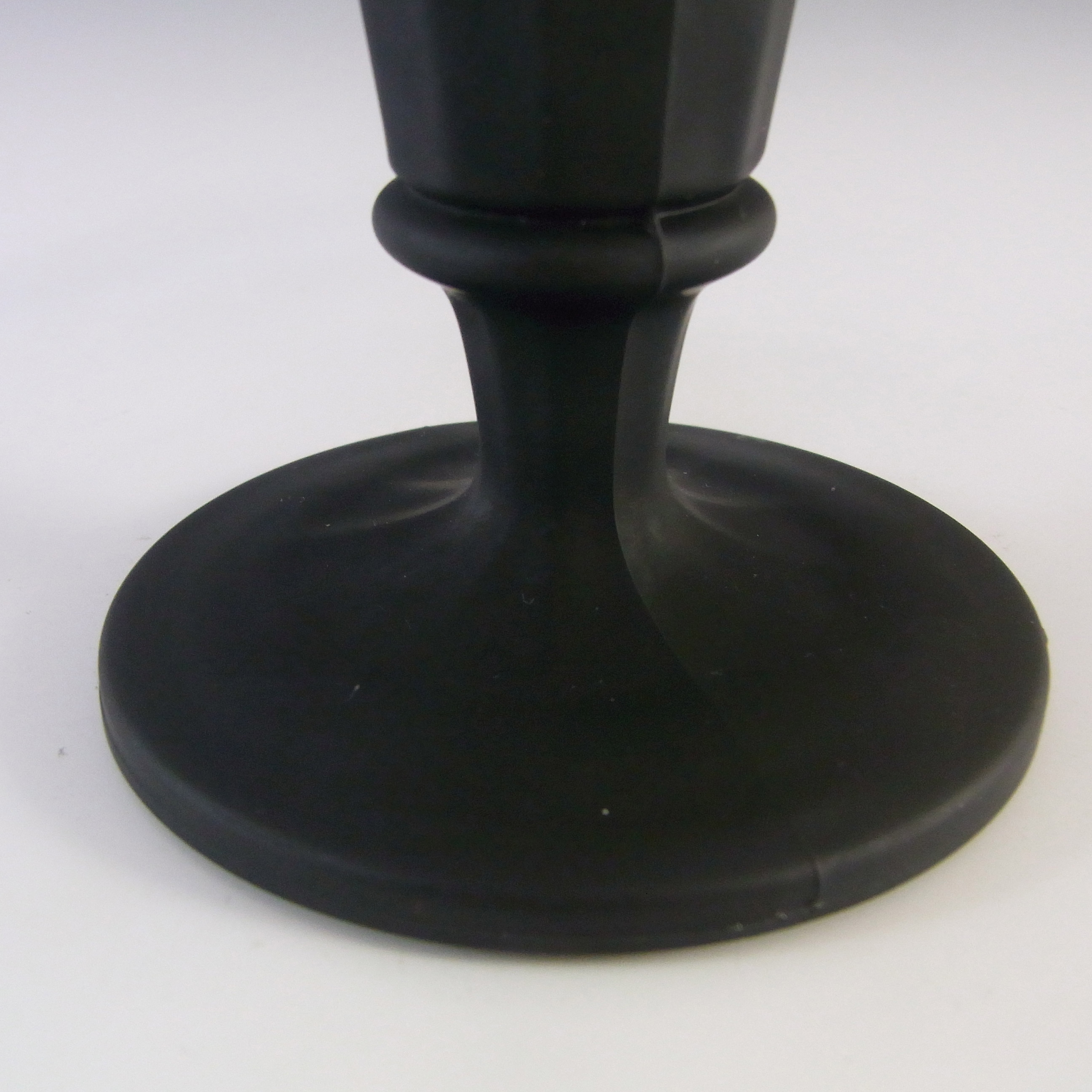 Davidson Art Deco 1930's Jet Black Matt Glass Vase #50 - Click Image to Close