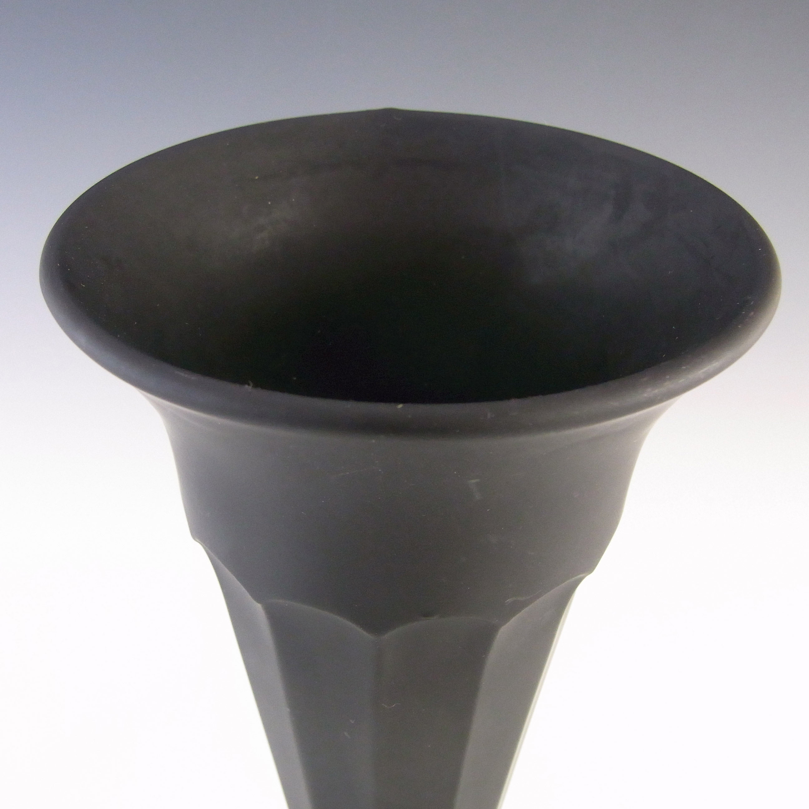 (image for) Davidson Art Deco 1930's Jet Black Matt Glass Vase #50 - Click Image to Close
