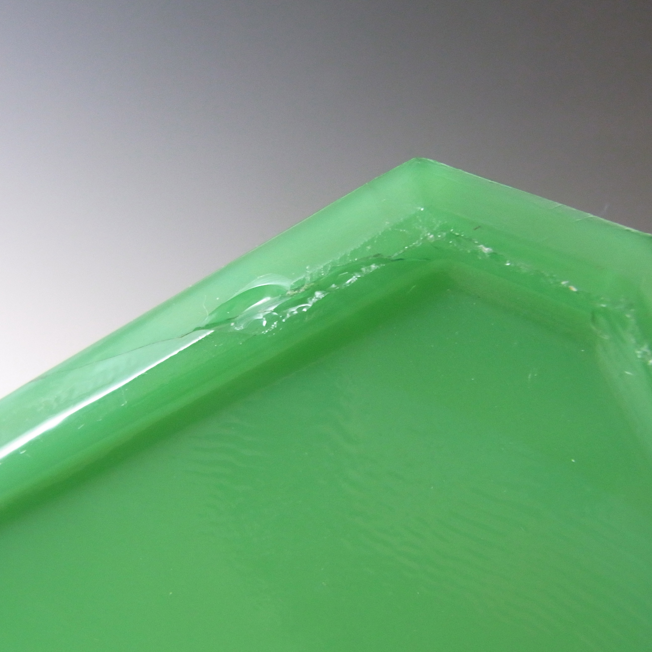 (image for) Davidson Art Deco Jade Green Glass 'King Tut' Bowl #291 - Click Image to Close