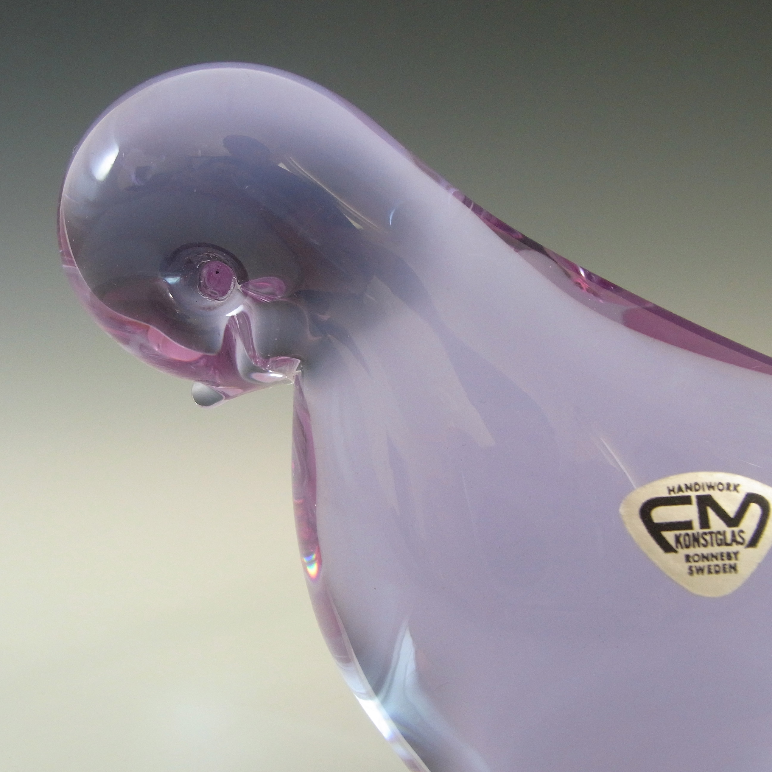(image for) FM Konstglas/Ronneby Neodymium Lilac Glass Bird - Labelled - Click Image to Close