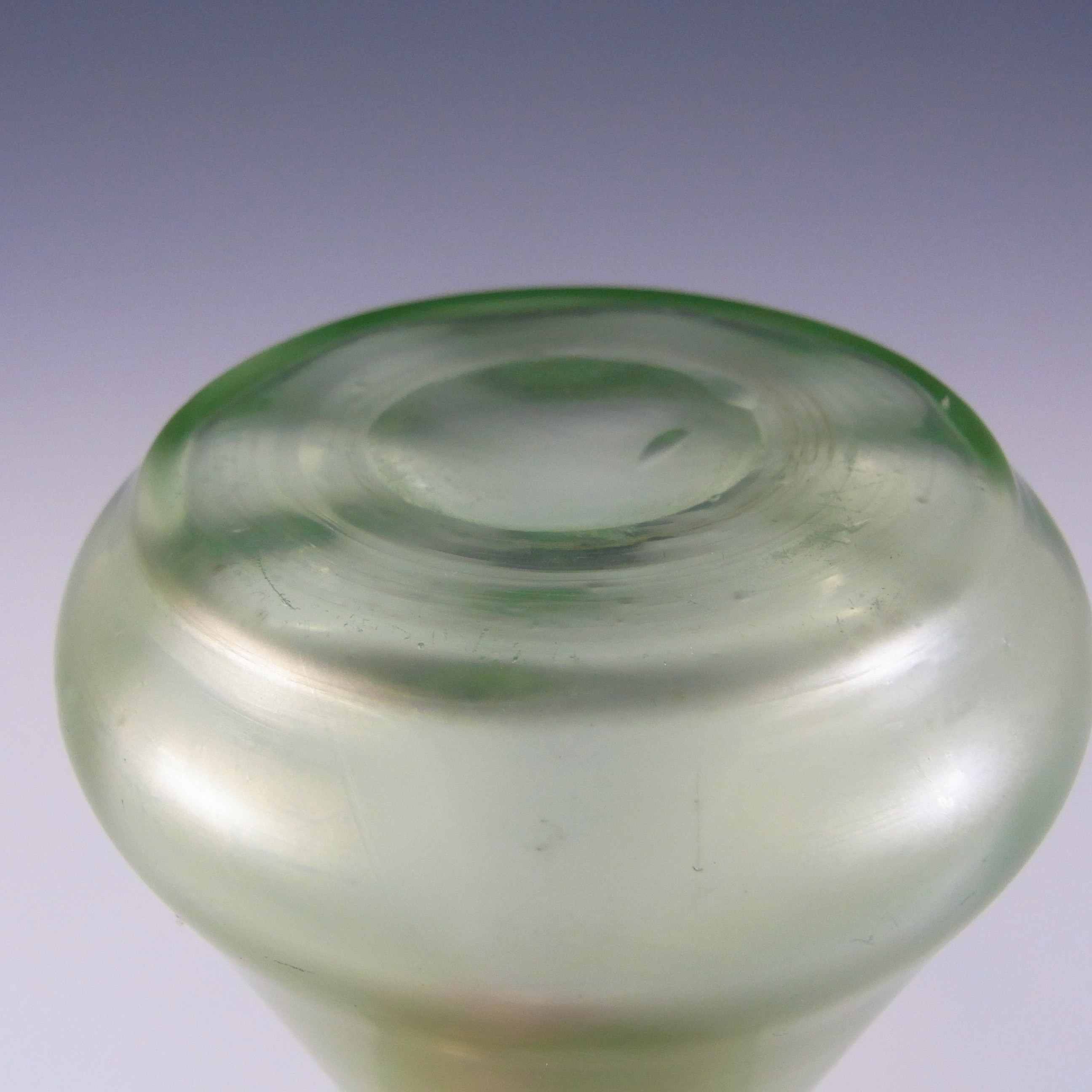 Loetz / Lötz Art Nouveau Iridescent Green Glass Olympia Glatt Vase - Click Image to Close