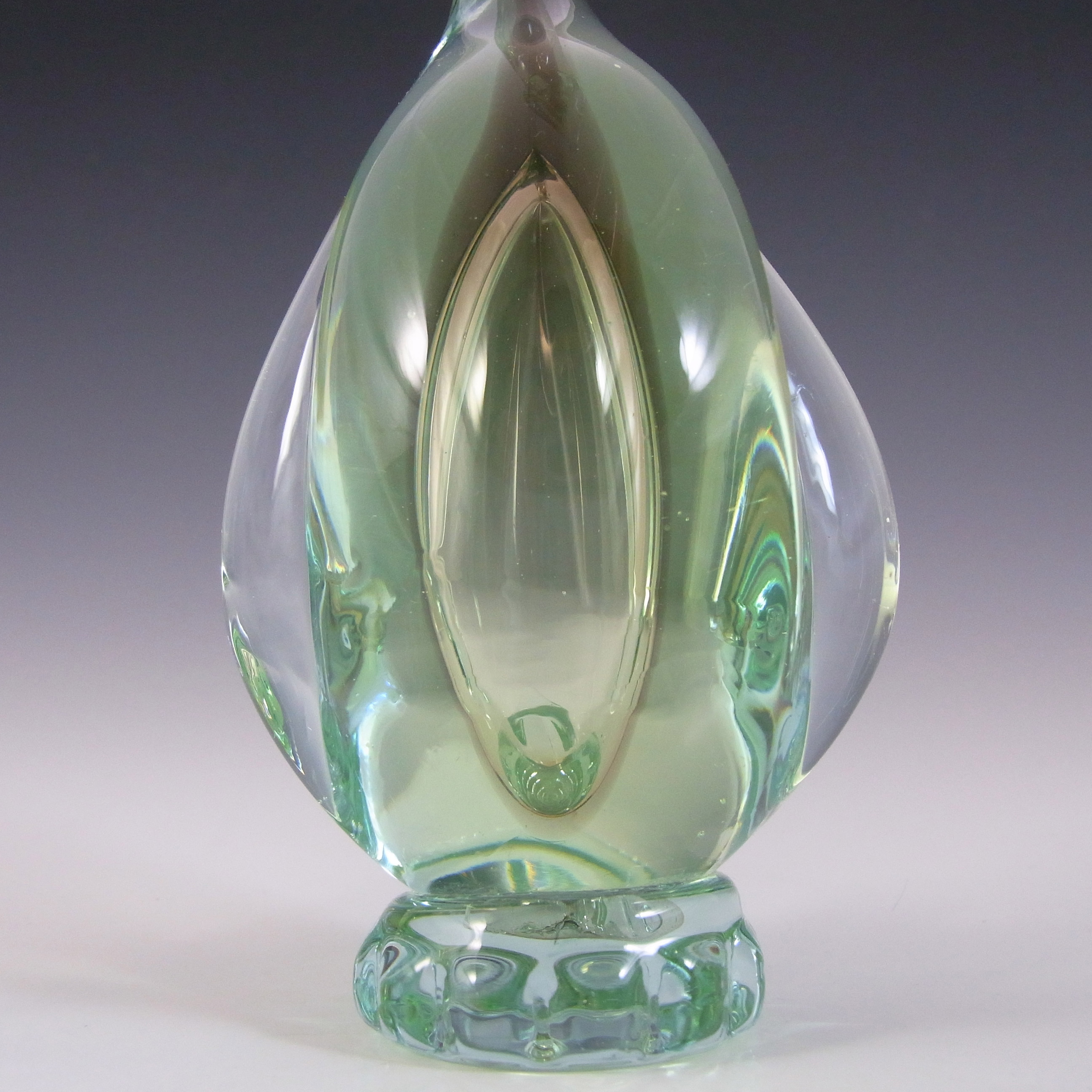 (image for) Murano Purple & Uranium Green Sommerso Glass Swan Figurine - Click Image to Close