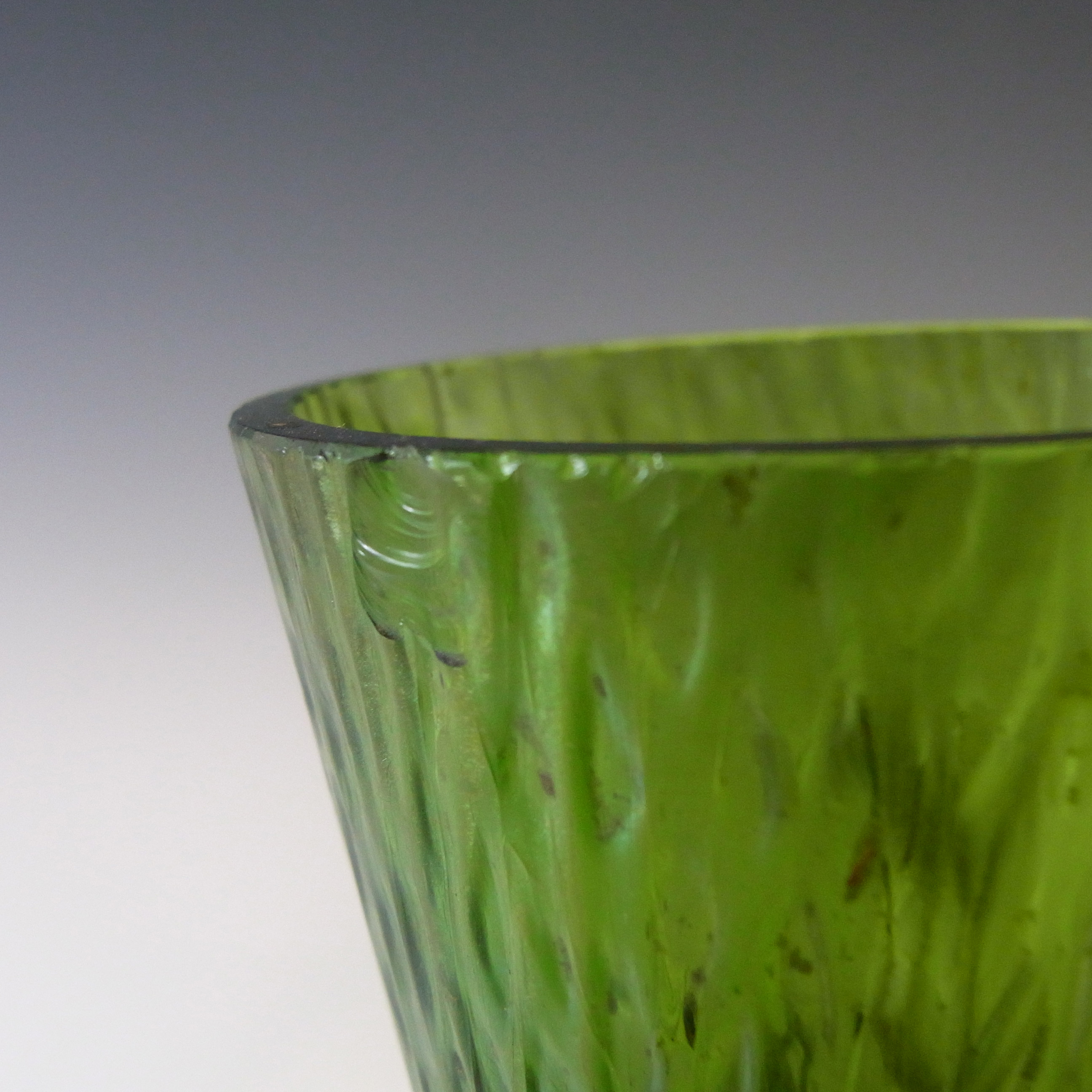 (image for) Kralik Art Nouveau Iridescent Green Glass "Martelé" Vase - Click Image to Close
