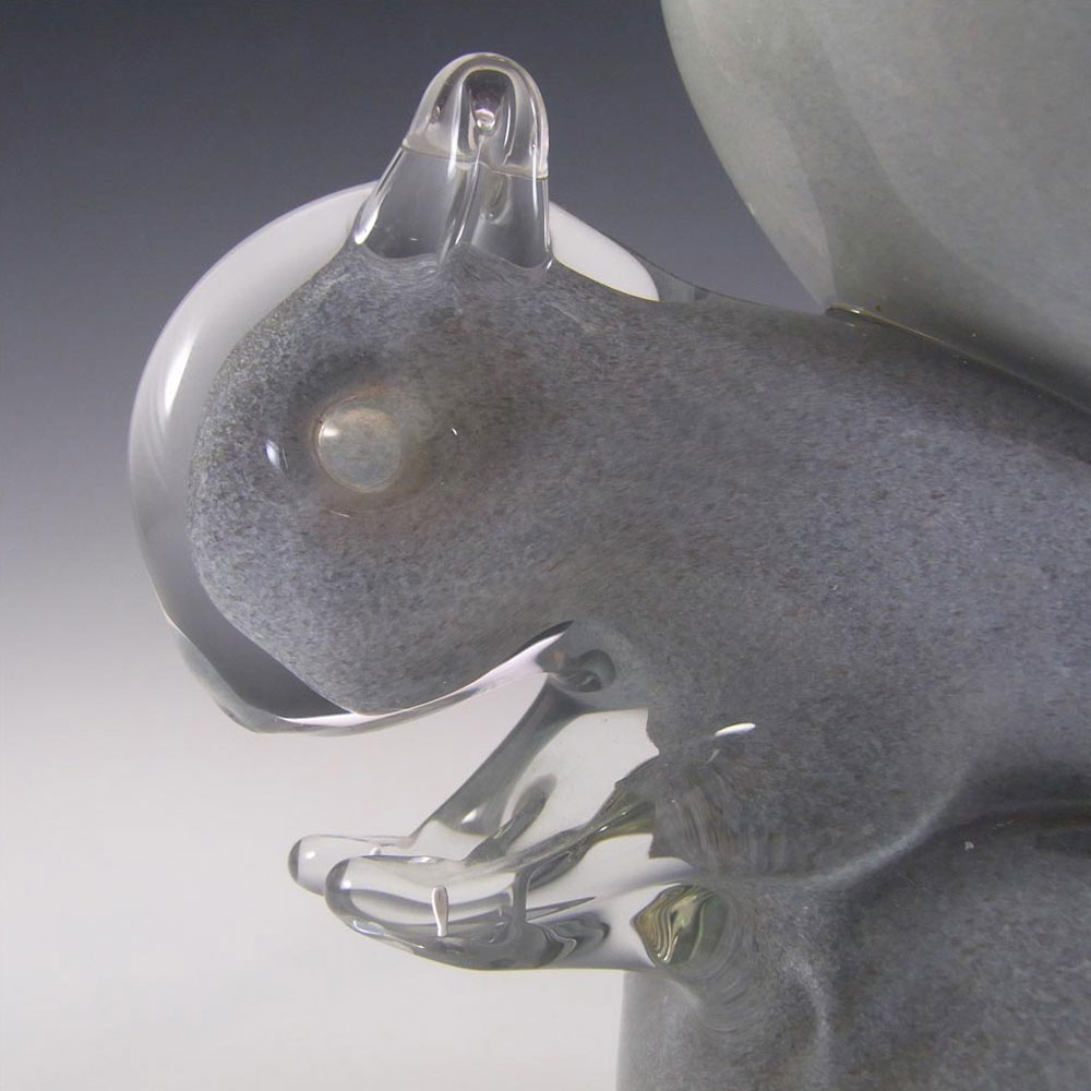 Wedgwood Grey Glass Squirrel Paperweight RSW410 - Marked - Click Image to Close