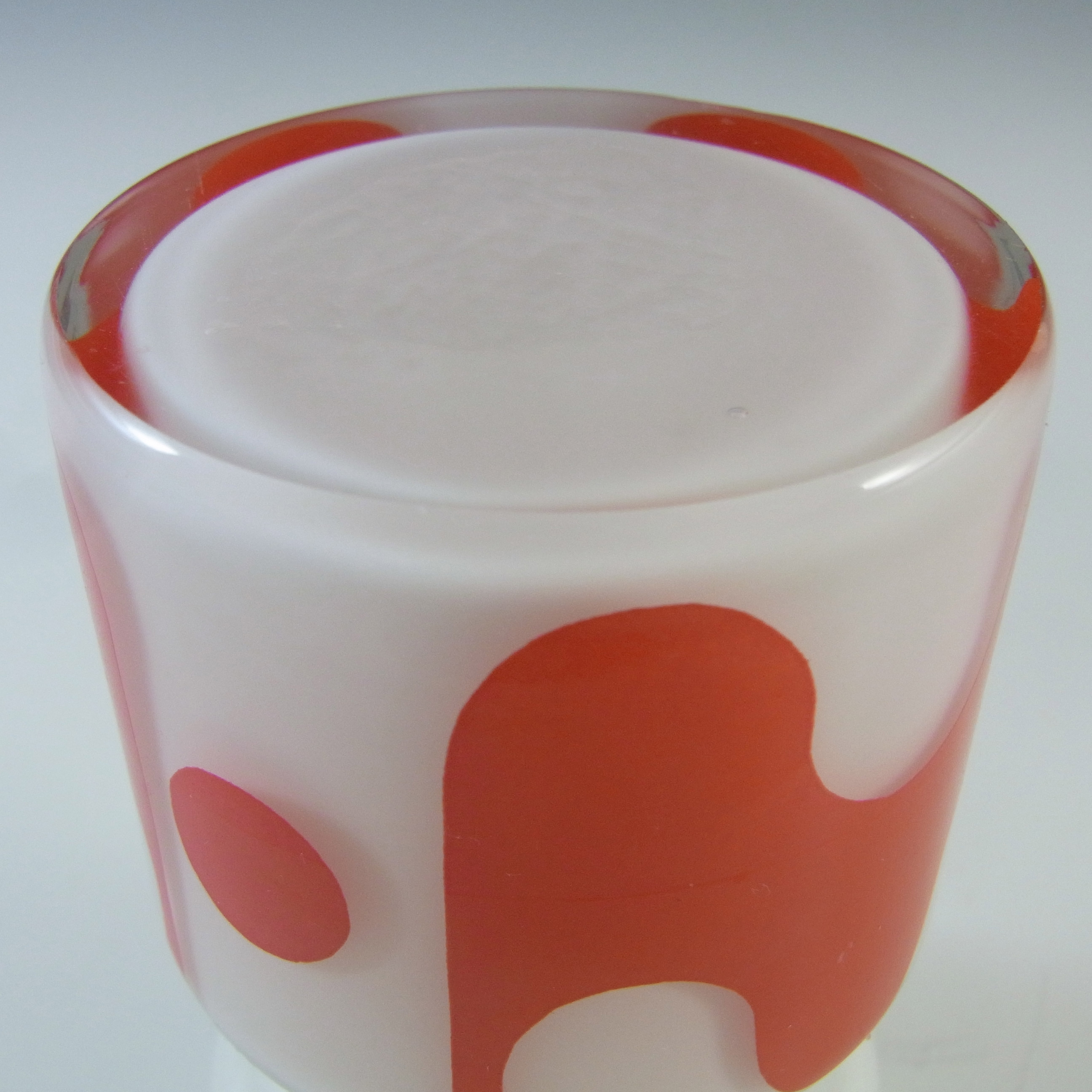 Alsterfors/Per Ström White & Red Vintage Glass Vase - Click Image to Close