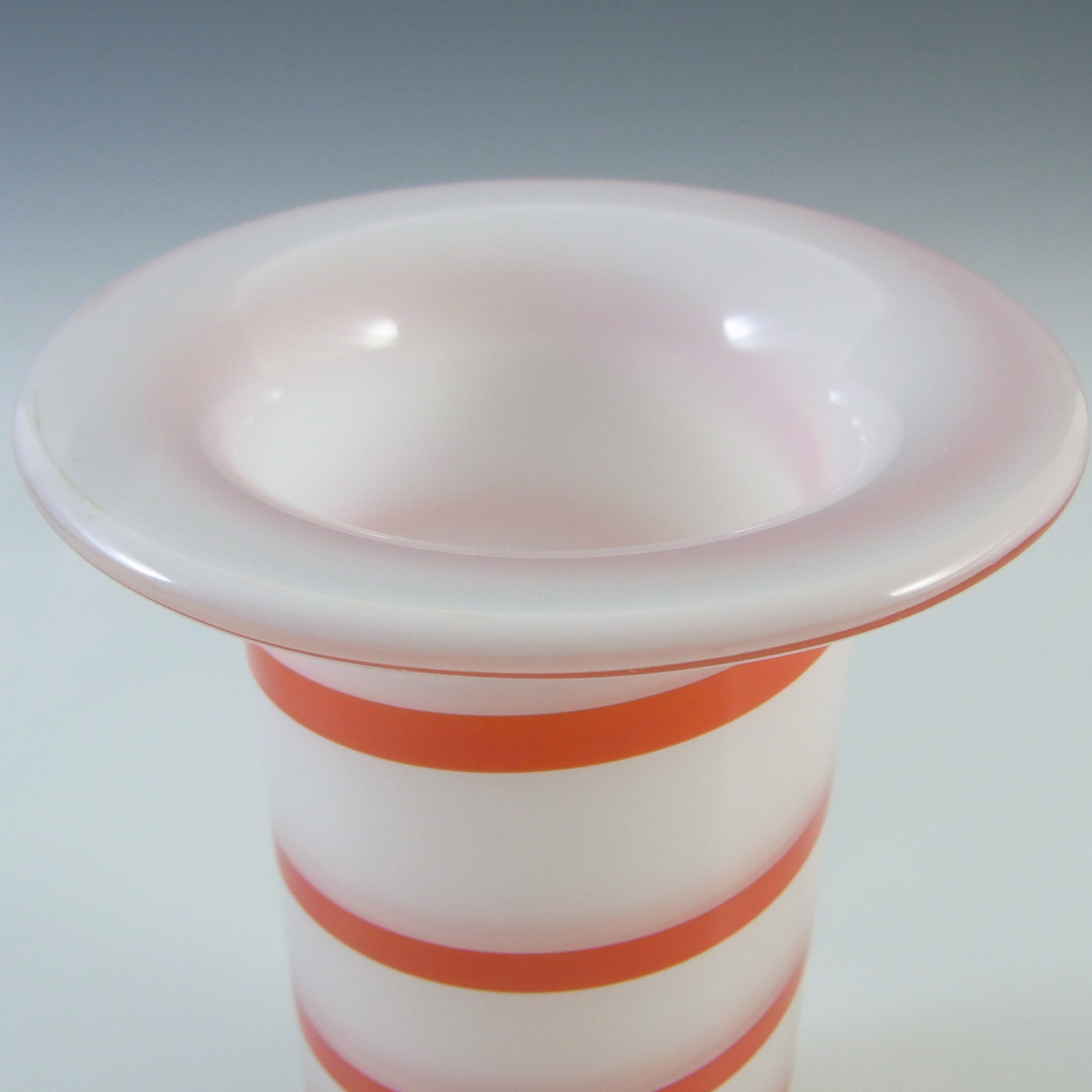 (image for) SIGNED Alsterfors/Per Ström White & Red Striped Glass Vase - Click Image to Close