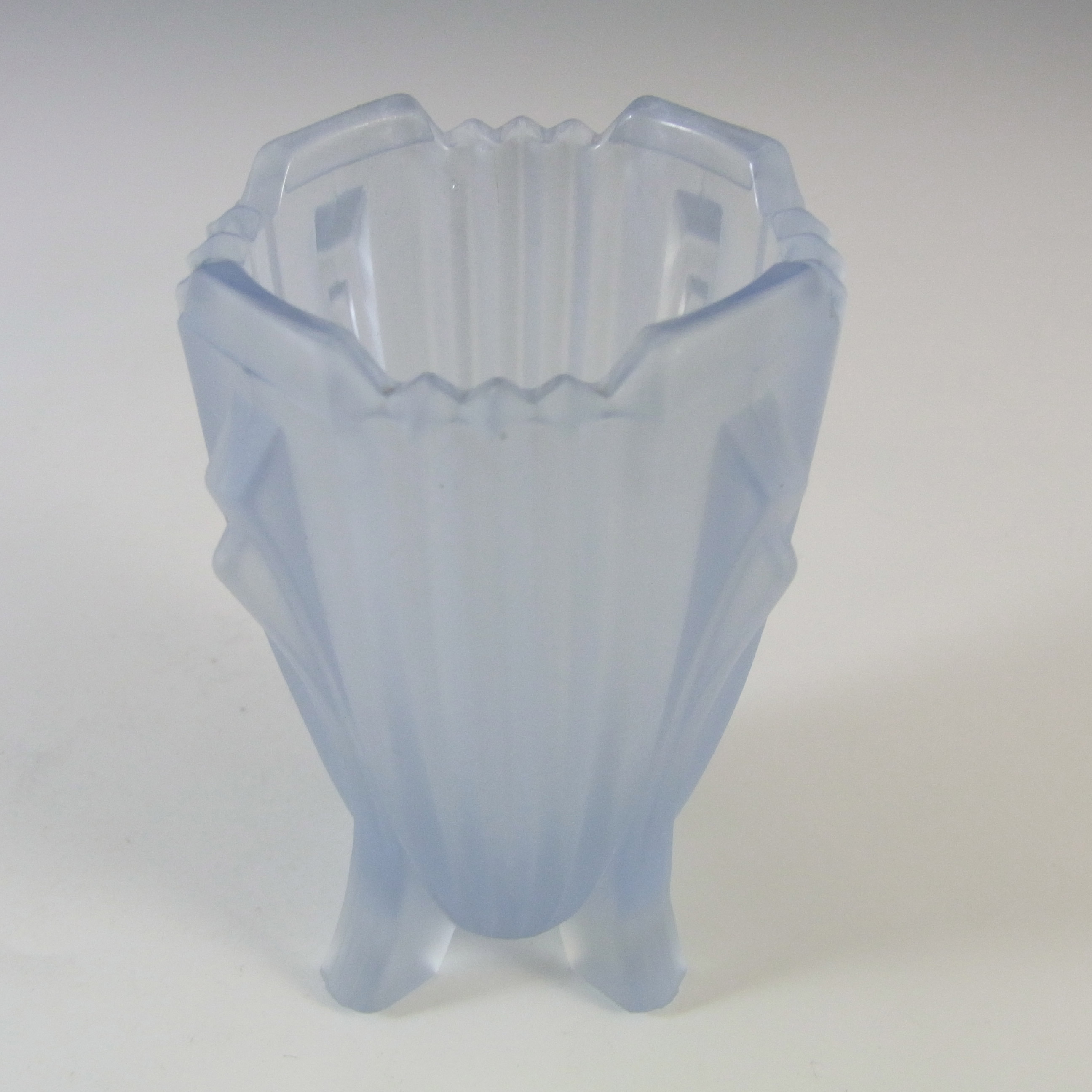 (image for) Bagley #3057 Art Deco 3.75" Frosted Blue Glass 'Bedford' Vase - Click Image to Close