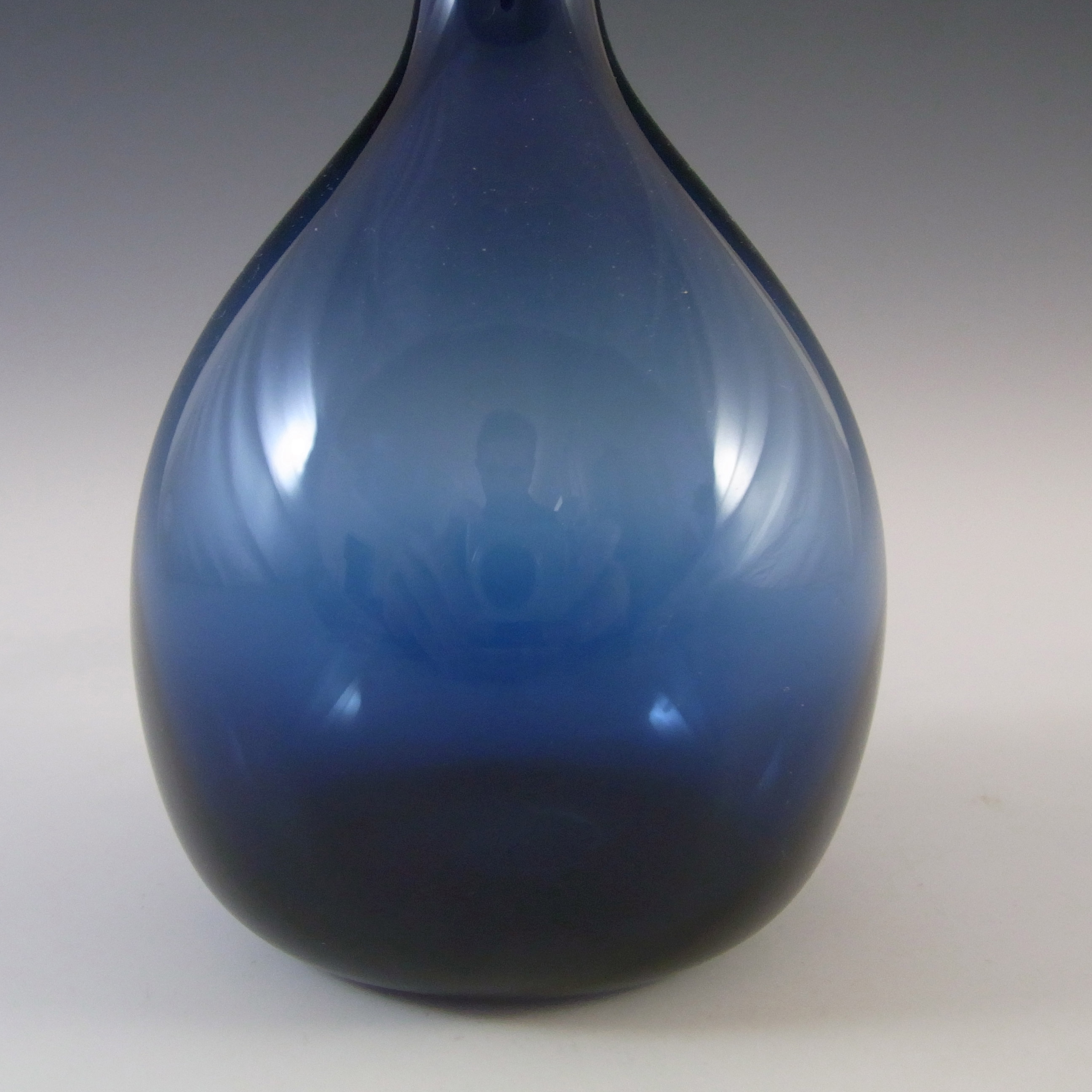 Elme Swedish/Scandinavian Dark Blue Uncased Glass 7.75" Vase - Click Image to Close
