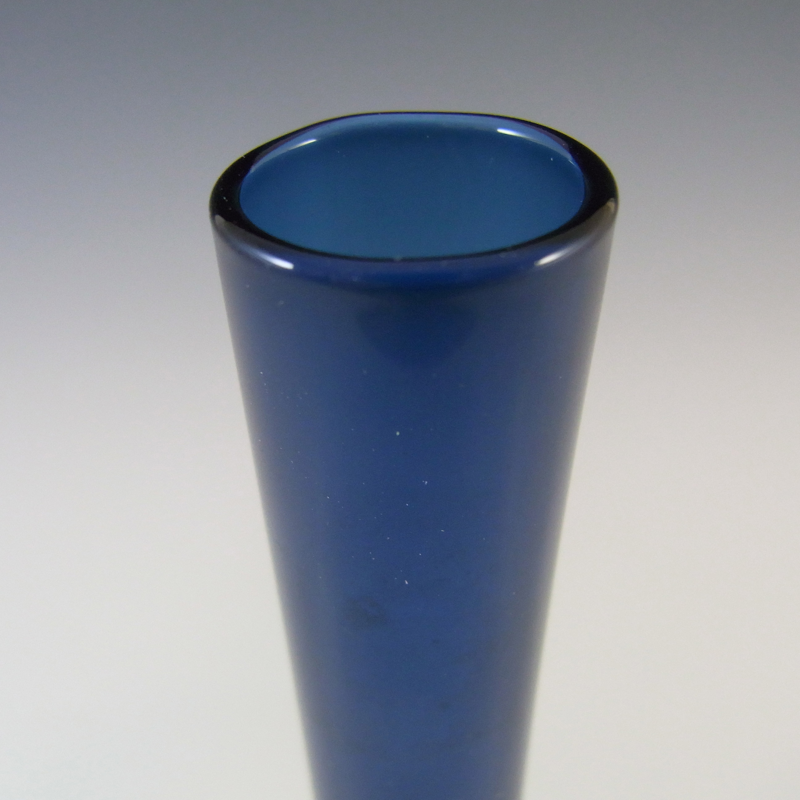 (image for) Elme Swedish/Scandinavian Dark Blue Uncased Glass 7.75" Vase - Click Image to Close