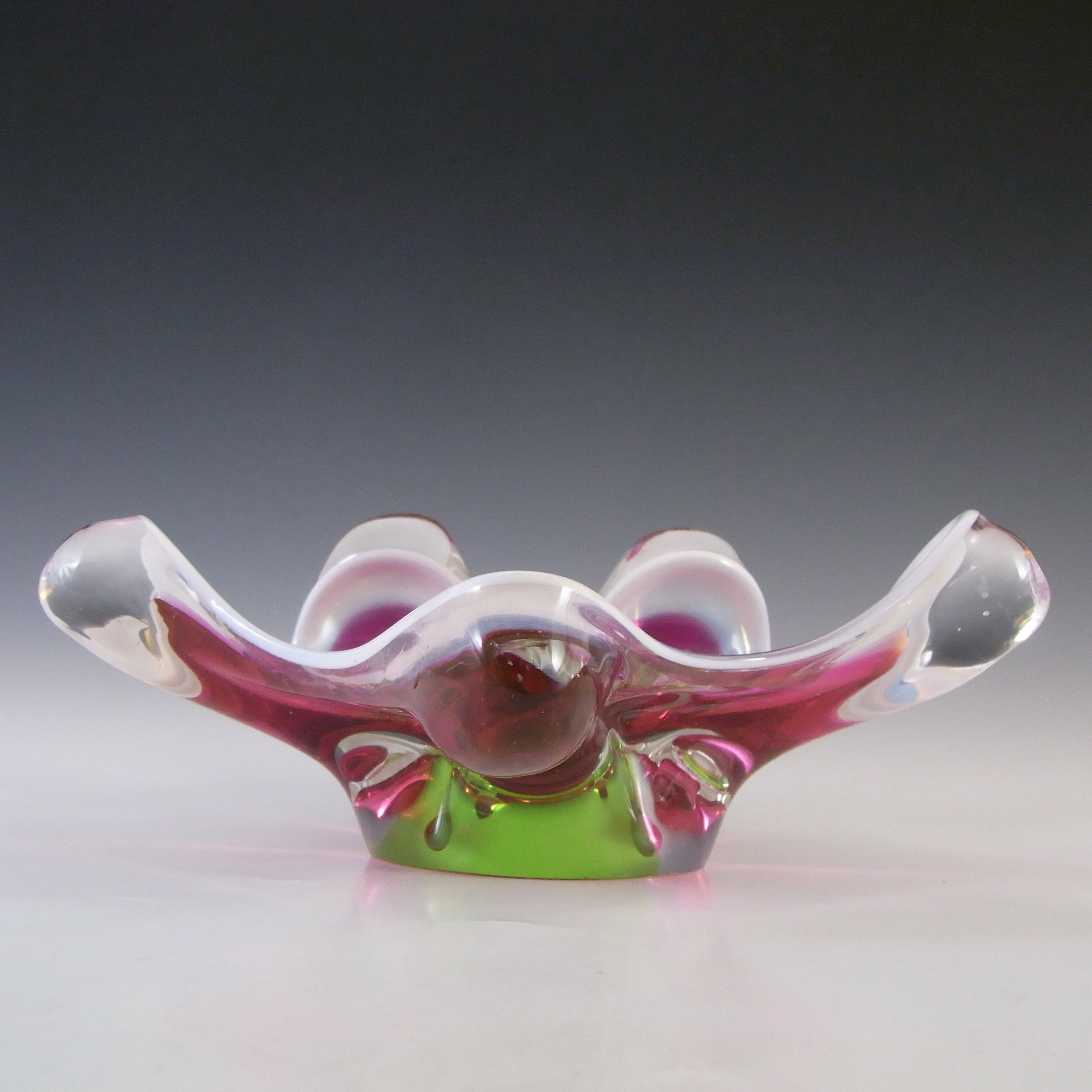 (image for) Chřibská #316/5/23 Czech Pink, White & Green Glass Ashtray Bowl - Click Image to Close