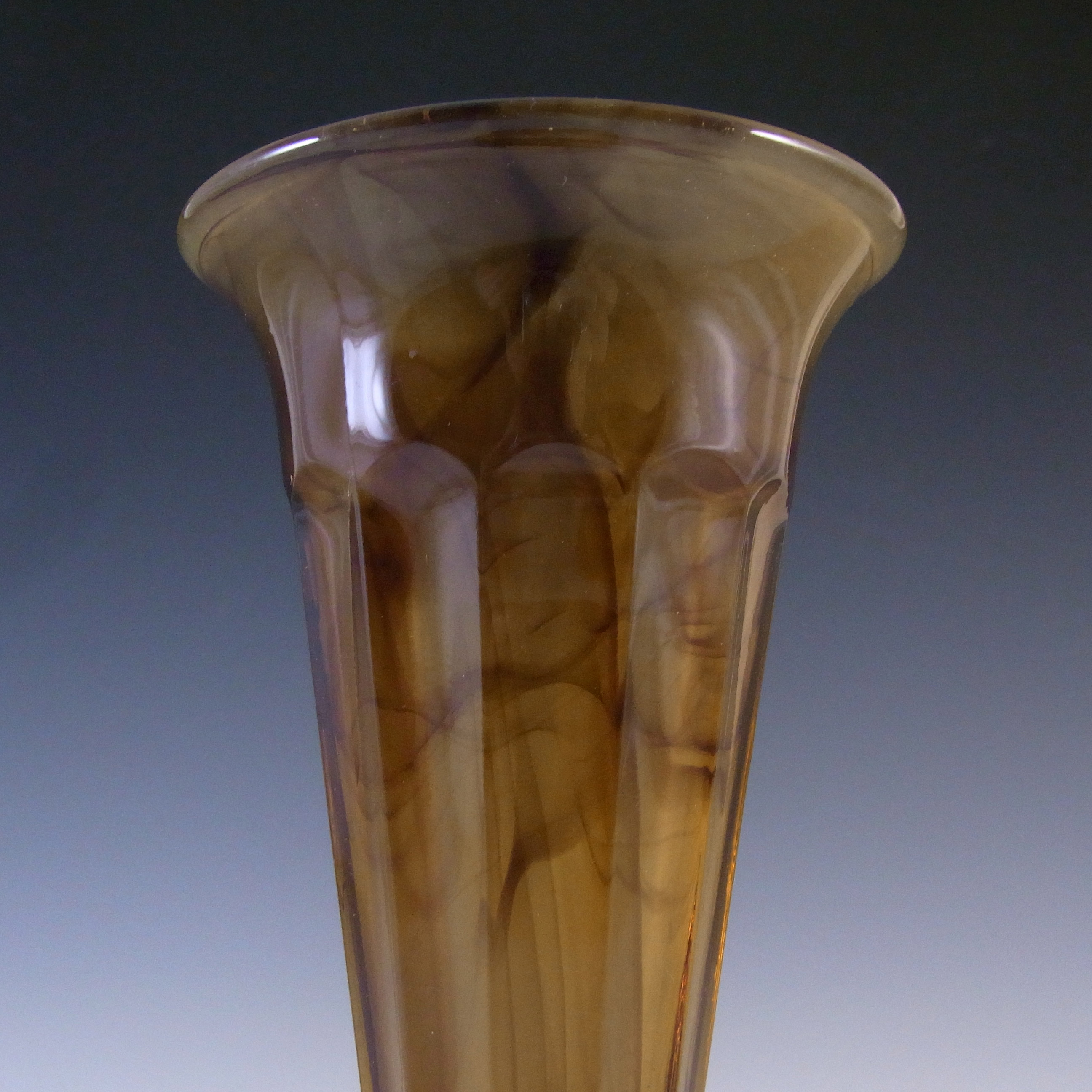 Davidson Vintage 8.5" Art Deco Amber Cloud Glass Vase #50 - Click Image to Close