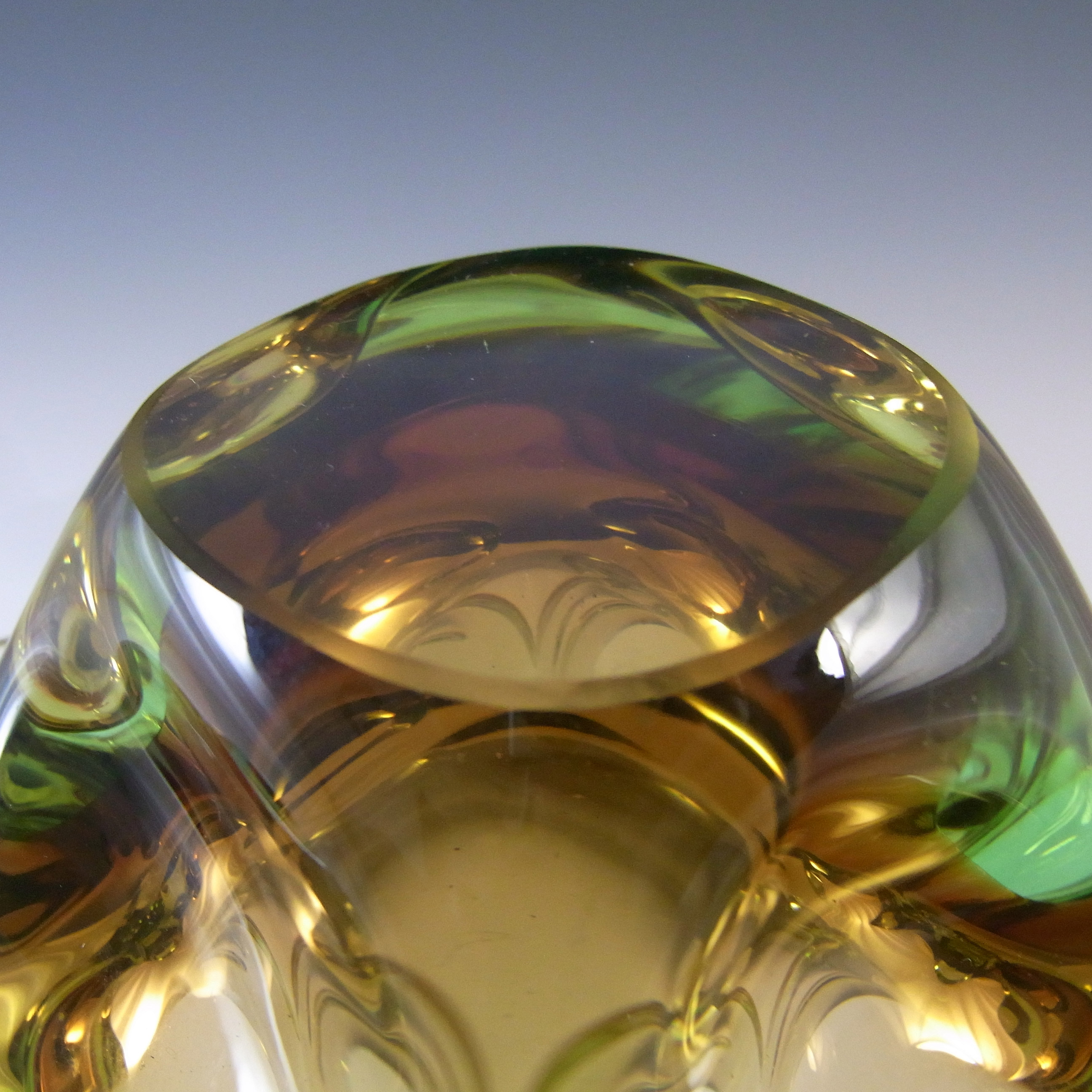 Skrdlovice #6448 Czech Amber & Green Glass Bowl by Jan Beránek - Click Image to Close