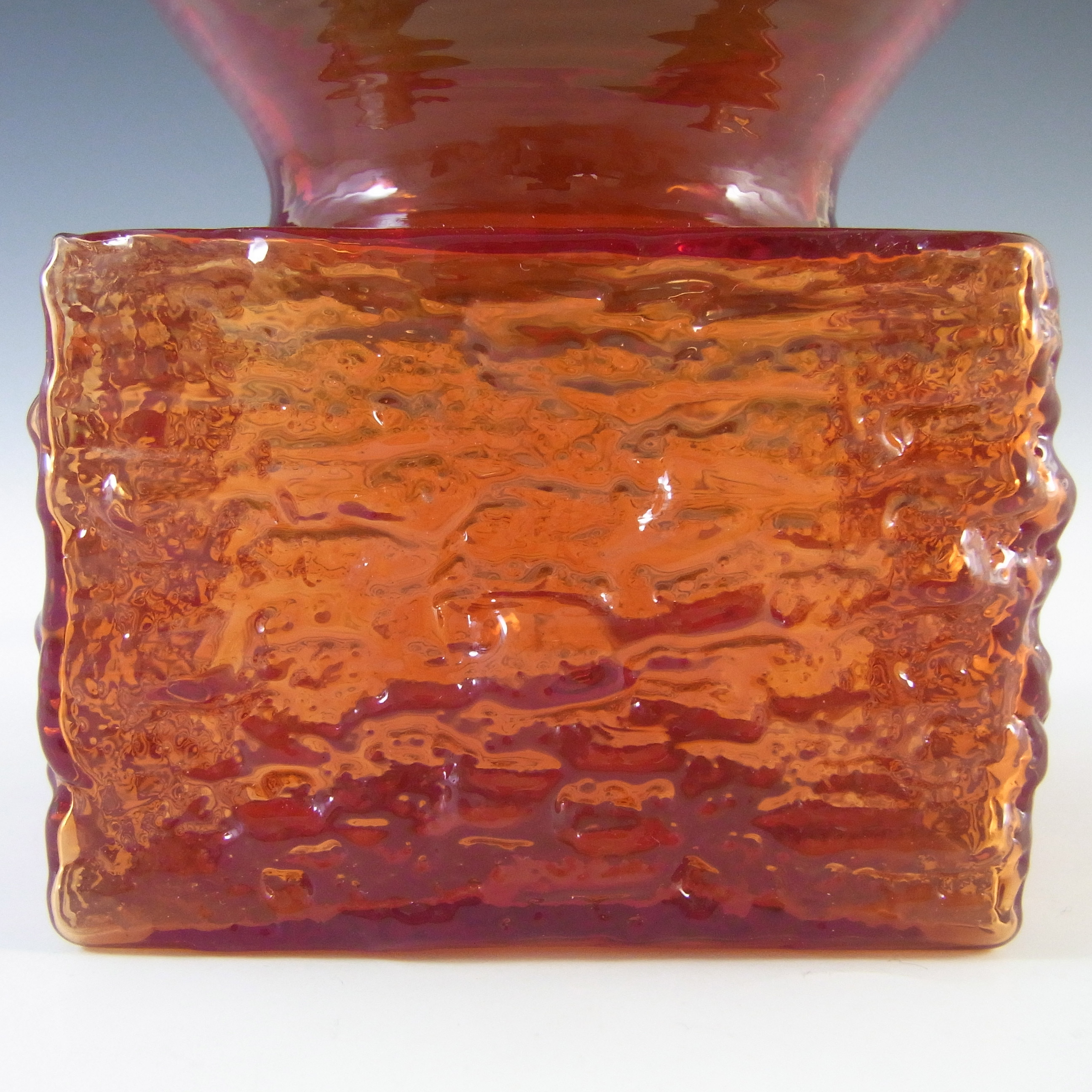 (image for) Dartington #FT101 Flame Red Glass Bark Vase by Frank Thrower - Click Image to Close
