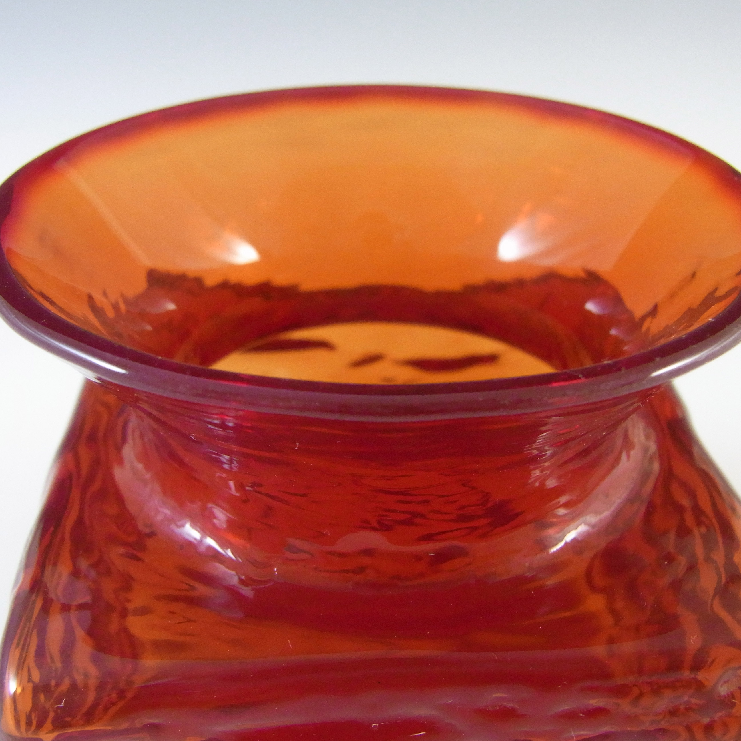 Dartington Flame Red Glass Bark Vase by Frank Thrower #FT101 - Click Image to Close