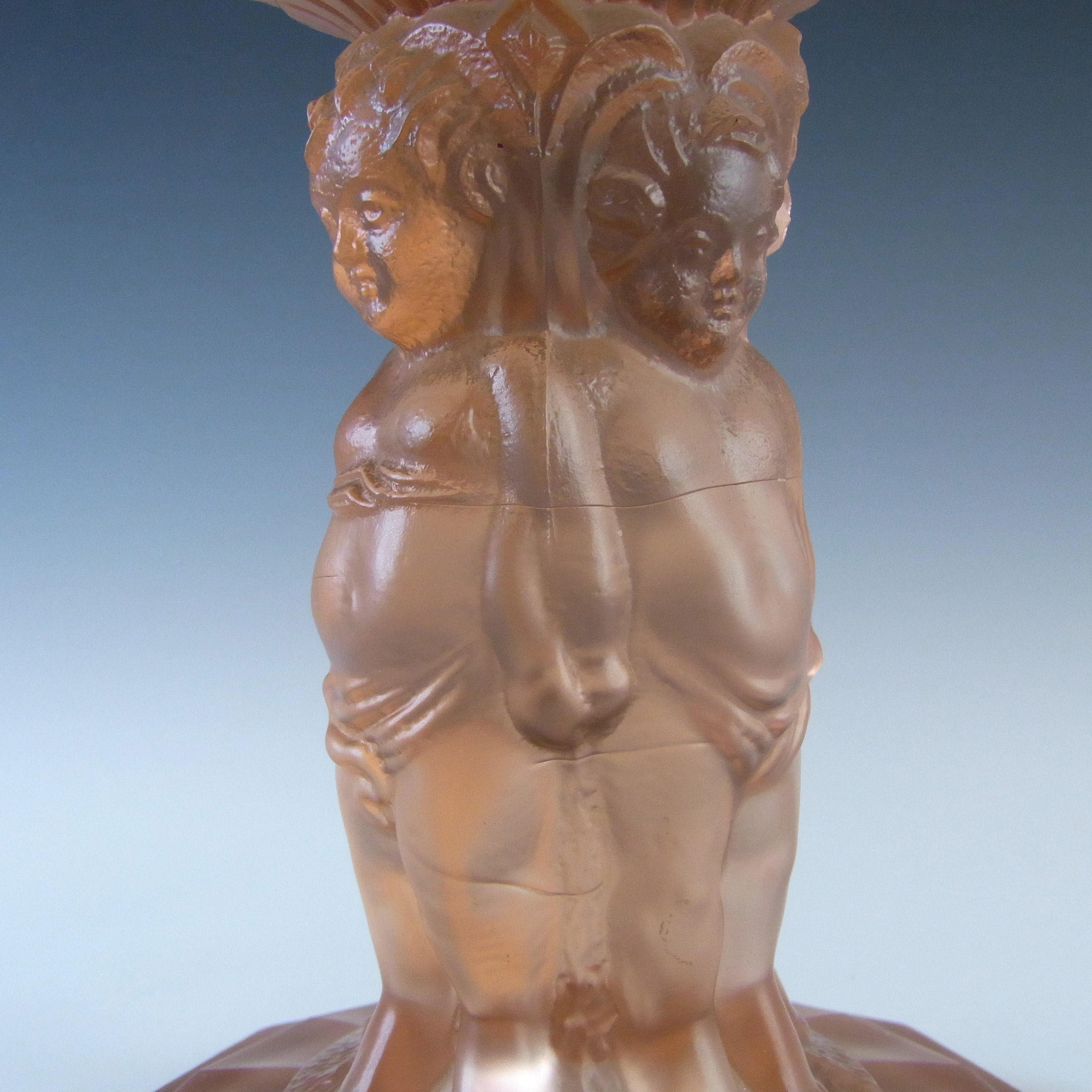 (image for) Müller & Co 'Cherubs' Art Deco Pink Glass Centrepiece Stand - Click Image to Close