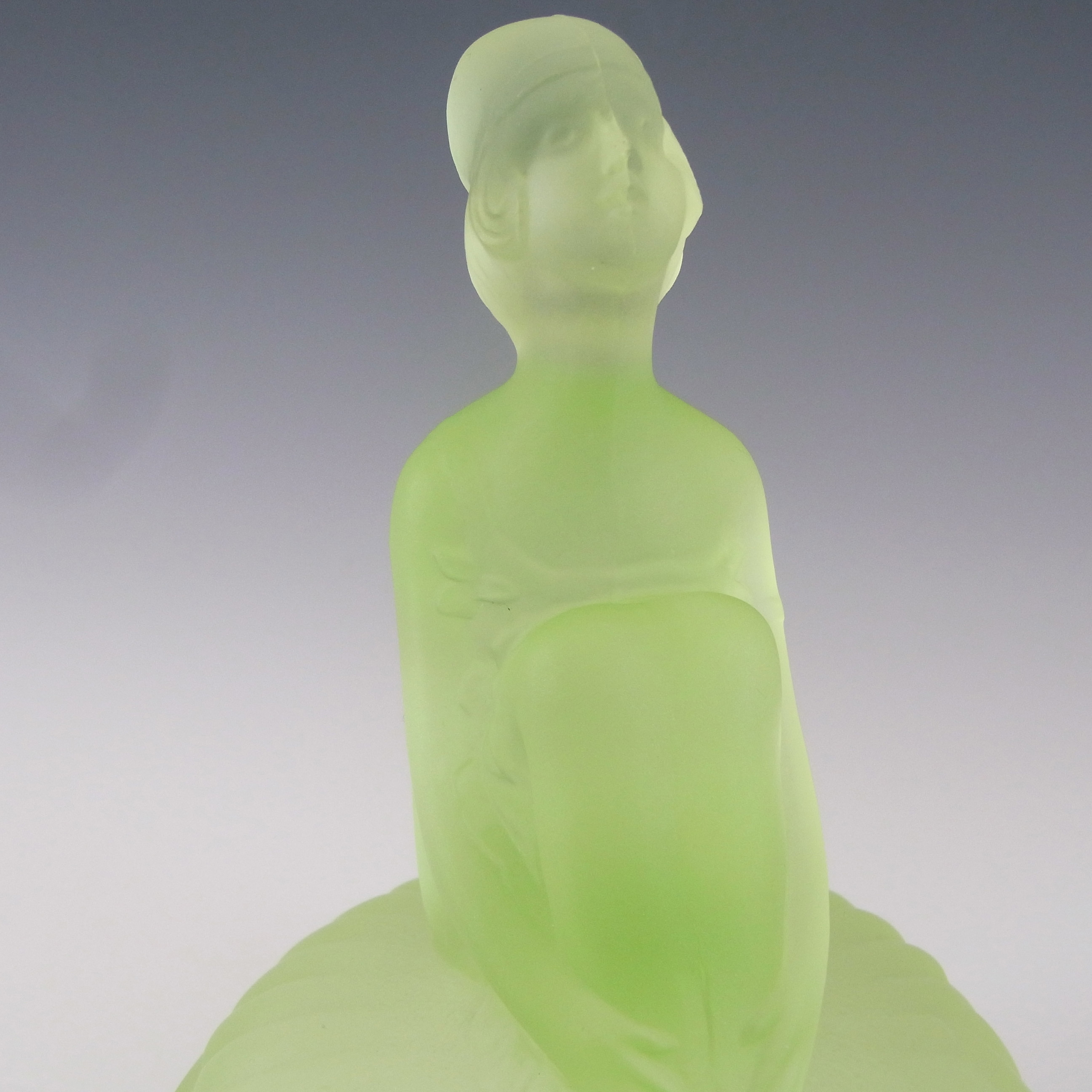 Sowerby Art Deco Uranium Green Glass 'Ladye' Powder Bowl - Click Image to Close
