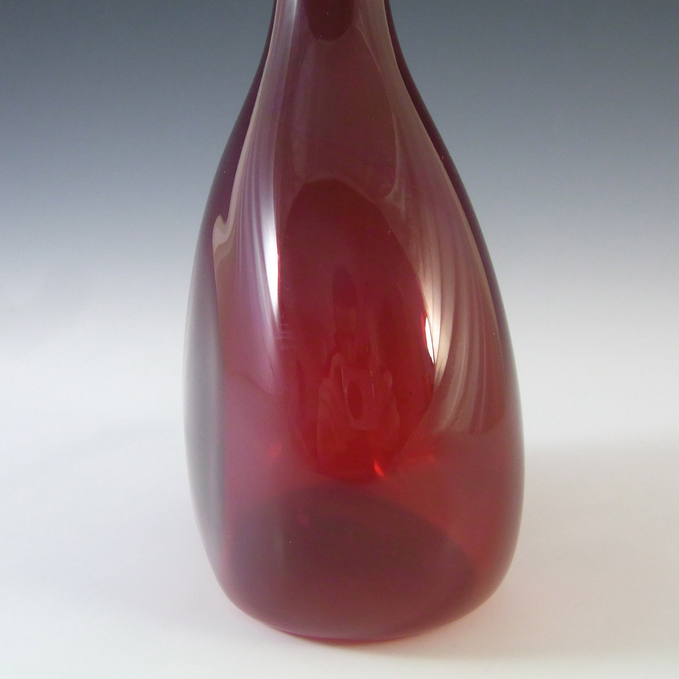 (image for) Elme Vintage Scandinavian Cherry Red Glass 'Flattened' Vase - Click Image to Close