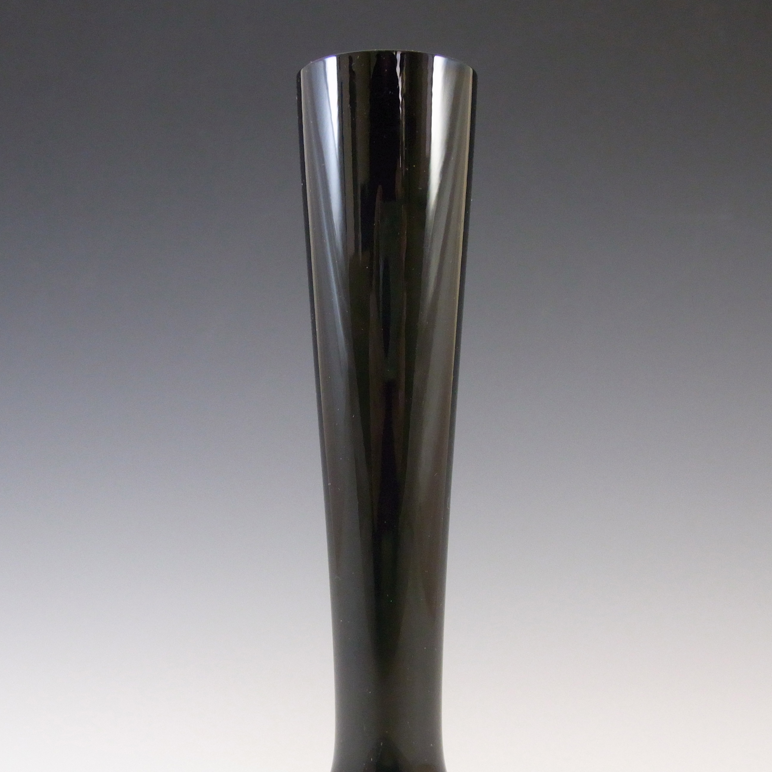 (image for) Elme Vintage Swedish/Scandinavian Black Glass Vase - Click Image to Close