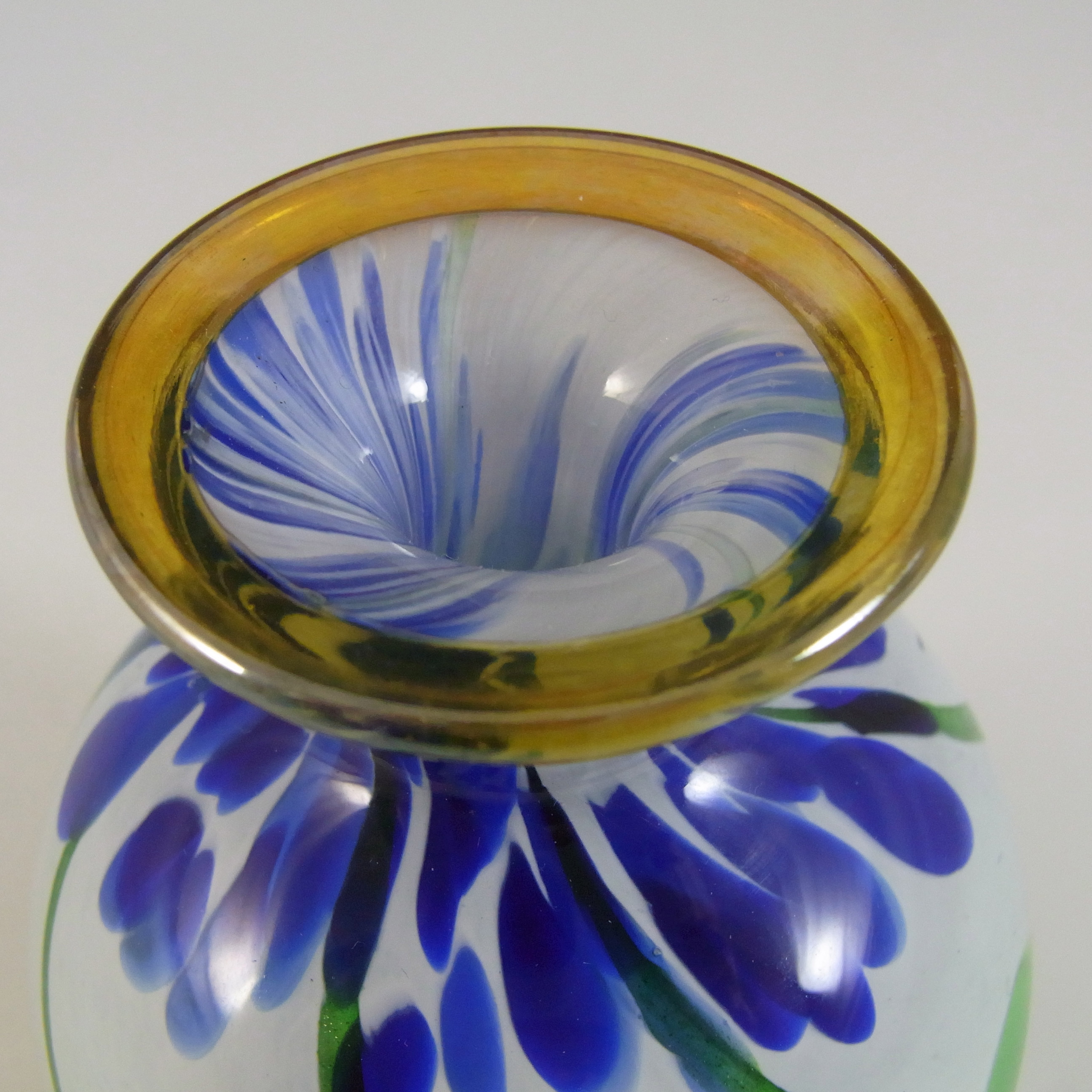 SIGNED & LABELLED Glory Art Glass British Blue & Green Vase - Click Image to Close