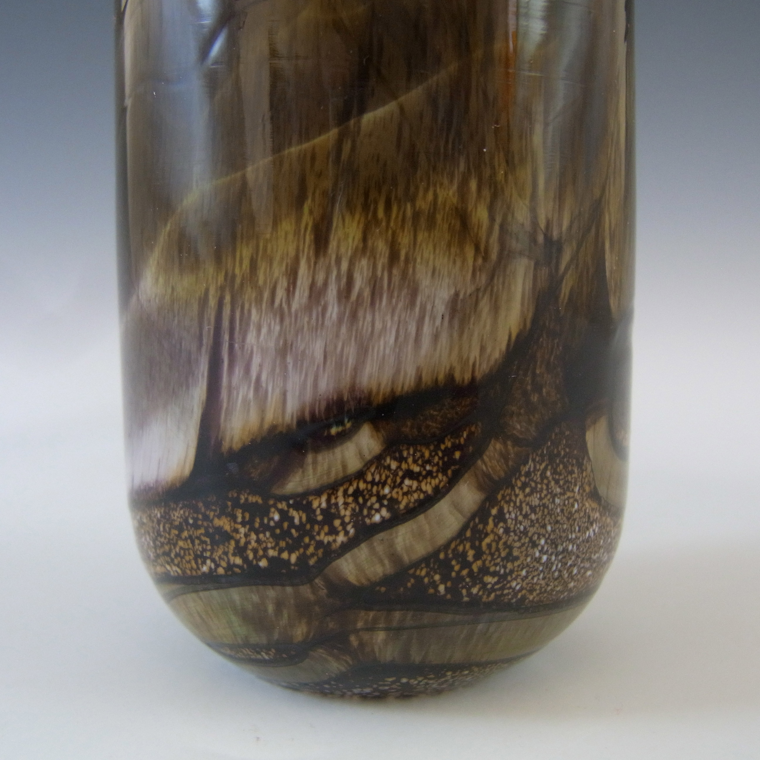 SIGNED Gozo Maltese Sandy Brown Glass 'Seashell' Vase - Click Image to Close