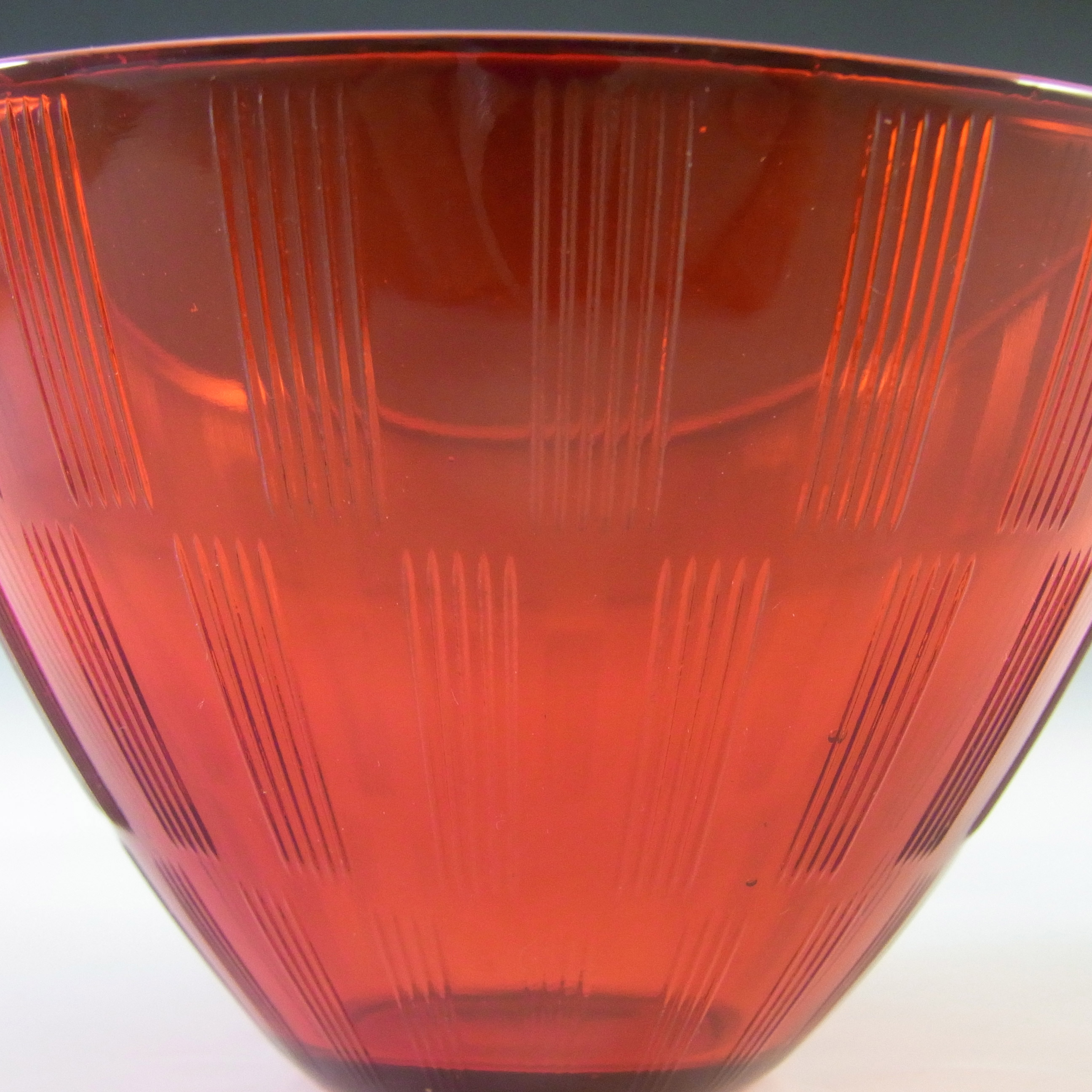 Gullaskruf Vintage Red Glass 'Randi' Bowl by Lennart Andersson - Click Image to Close