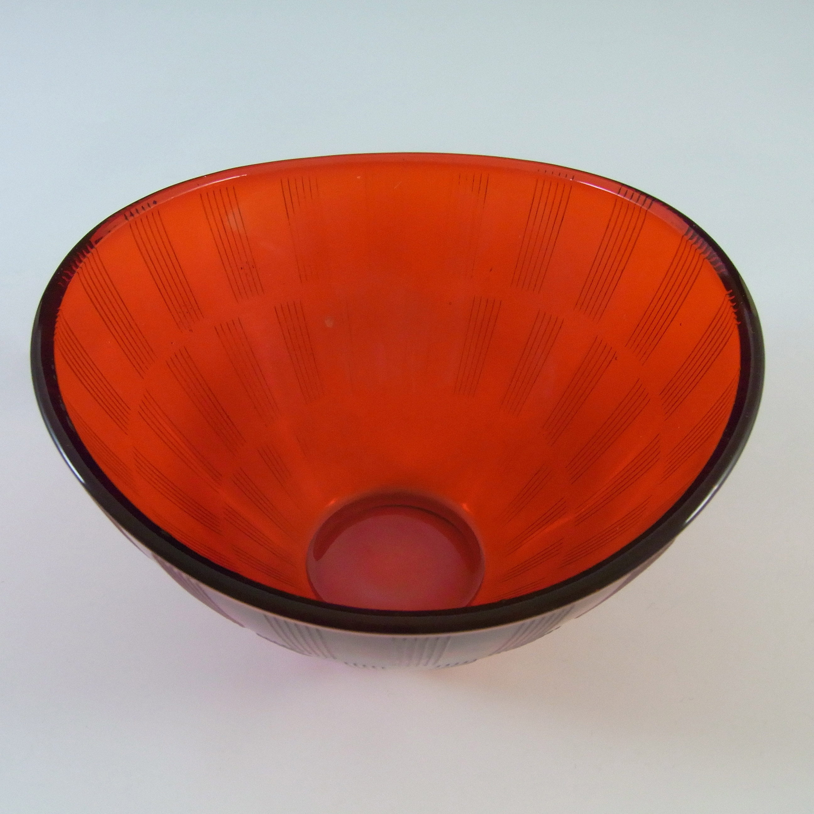 (image for) Gullaskruf Vintage Red Glass 'Randi' Bowl by Lennart Andersson - Click Image to Close